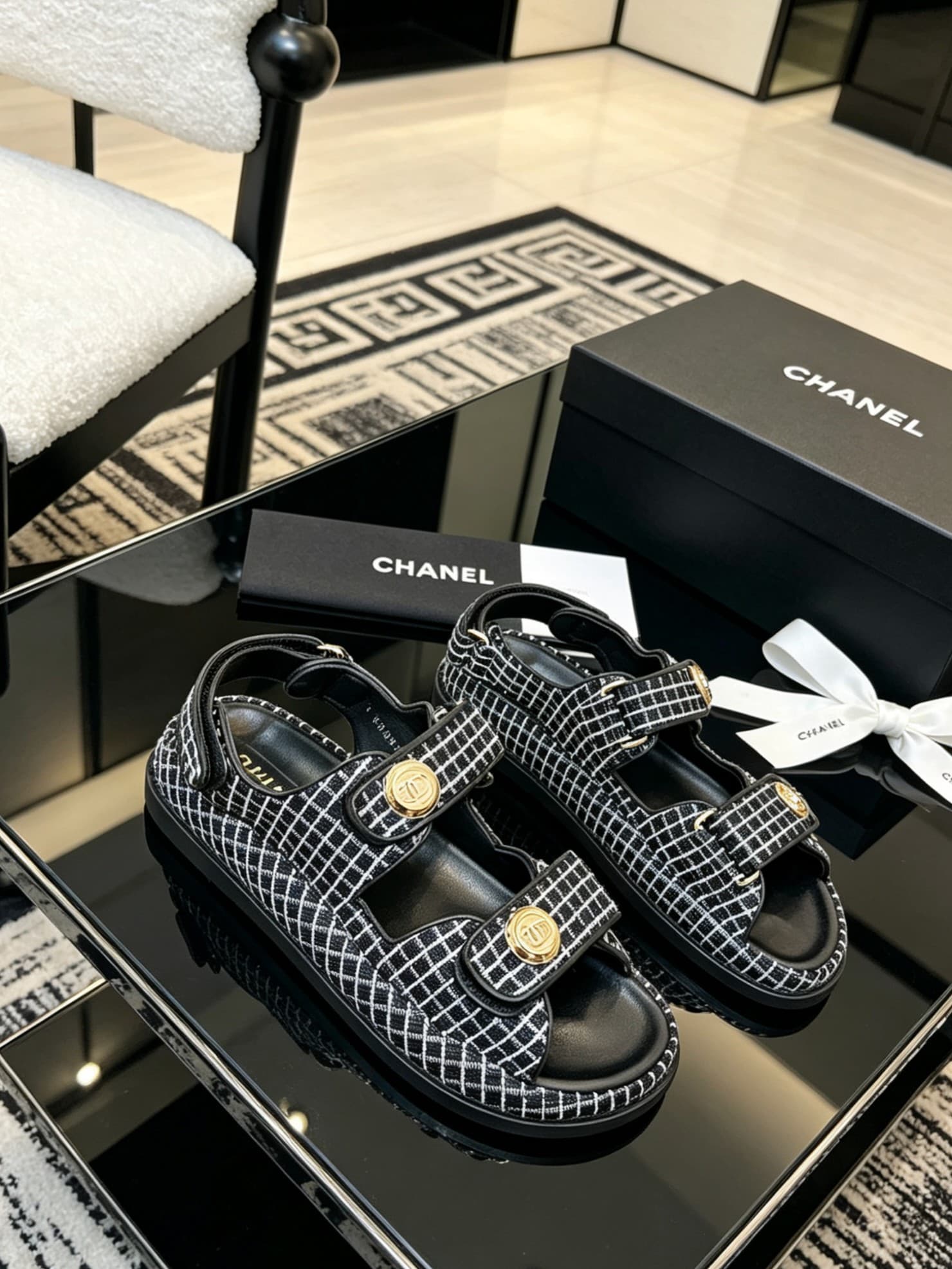 D4029 Delivered in a special box packaging for Chanel — image 3