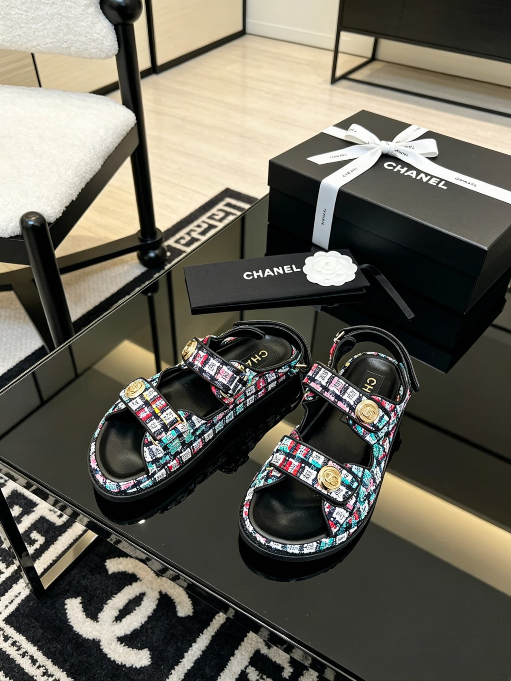 D4027 Delivered in a special box packaging for Chanel — image 5