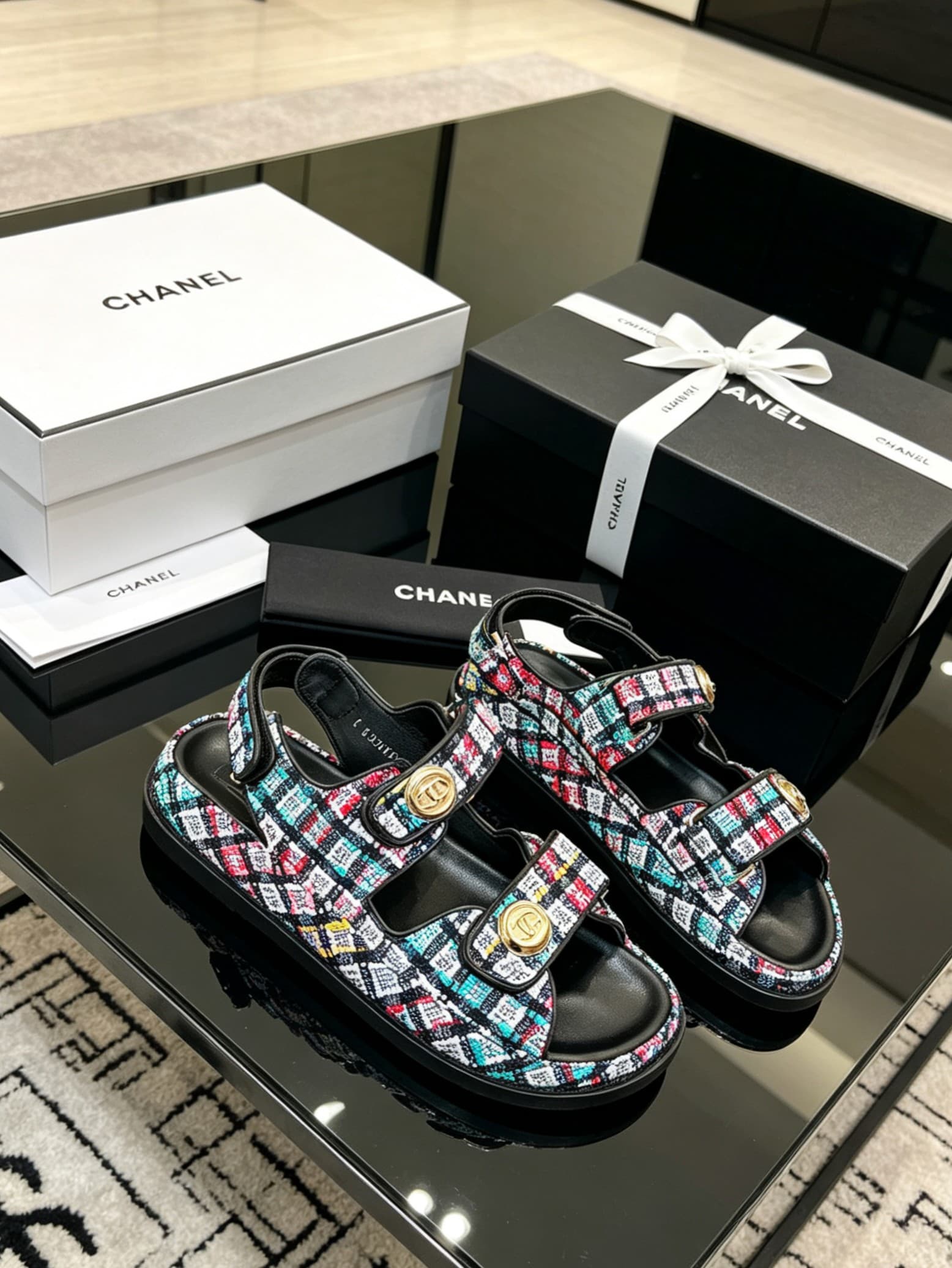 D4027 Delivered in a special box packaging for Chanel — image 3