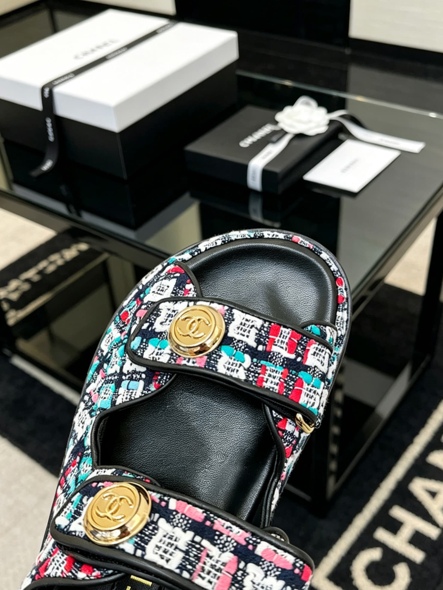 D4027 Delivered in a special box packaging for Chanel — image 7