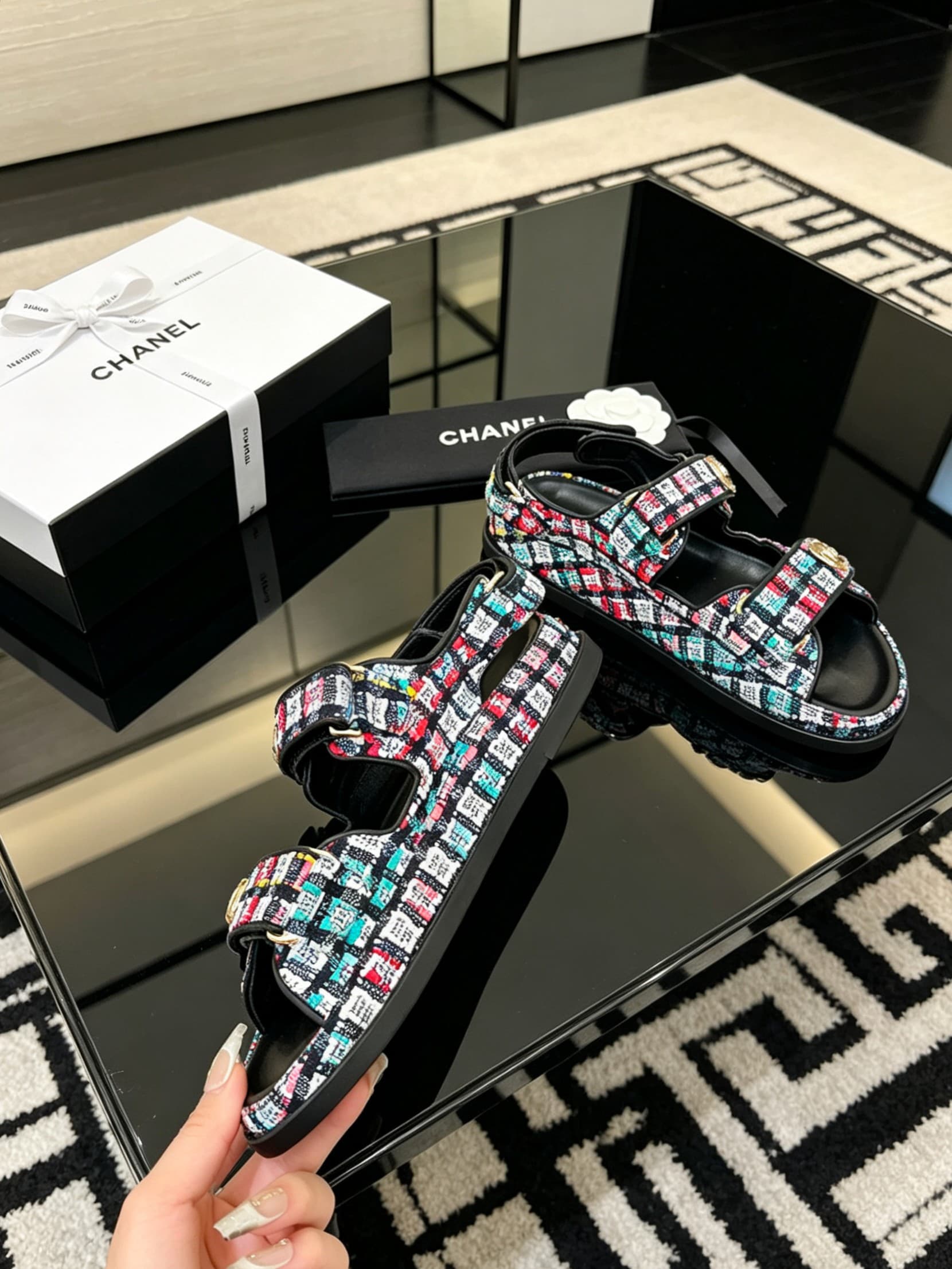 D4027 Delivered in a special box packaging for Chanel — image 6
