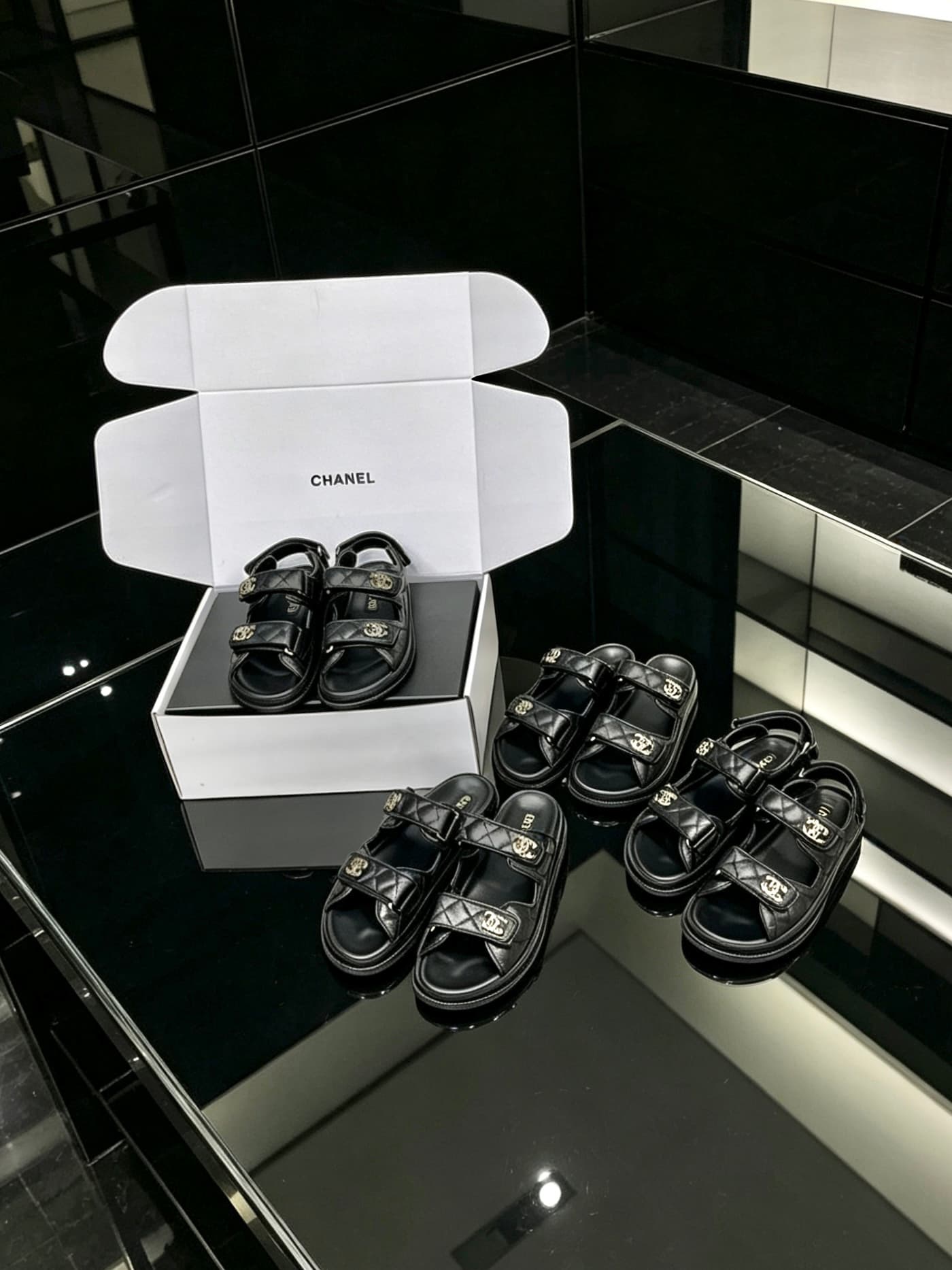 D4017 Delivered in a special box packaging for Chanel — image 3
