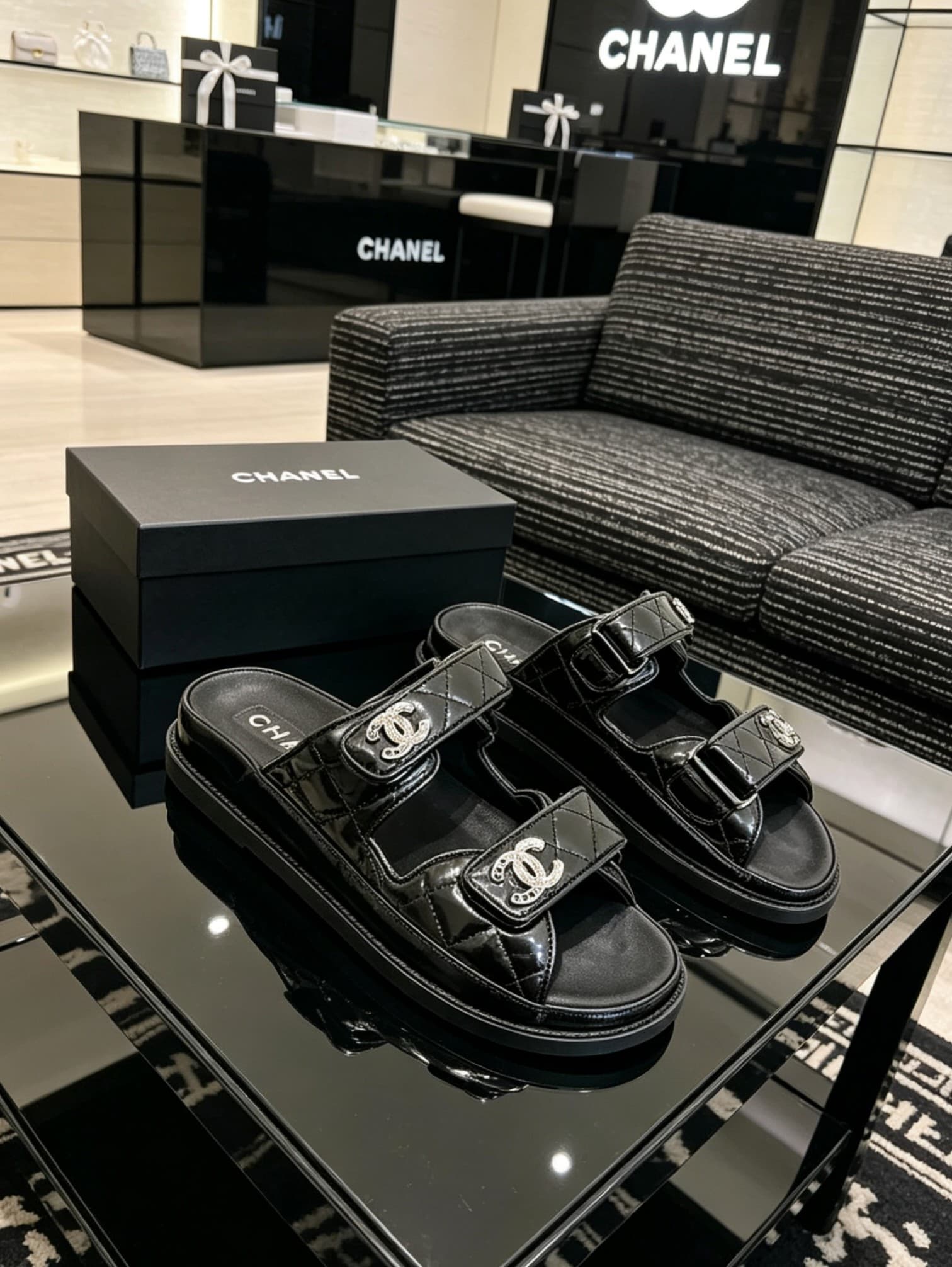 D4026 Delivered in a special box packaging for Chanel — image 3