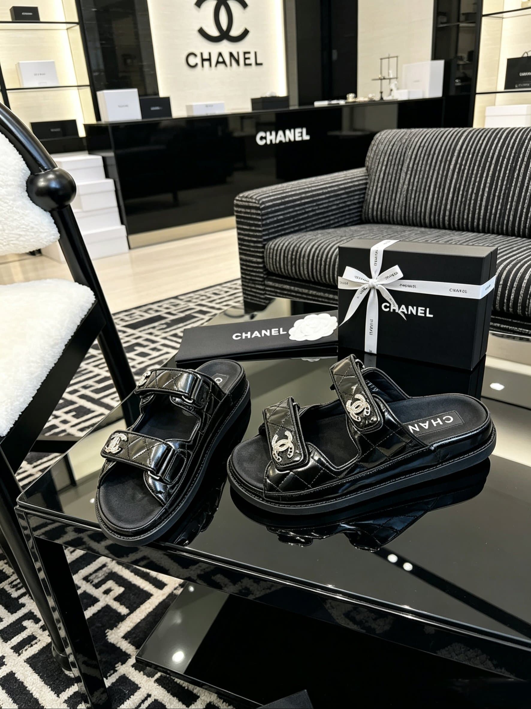 D4026 Delivered in a special box packaging for Chanel — image 4