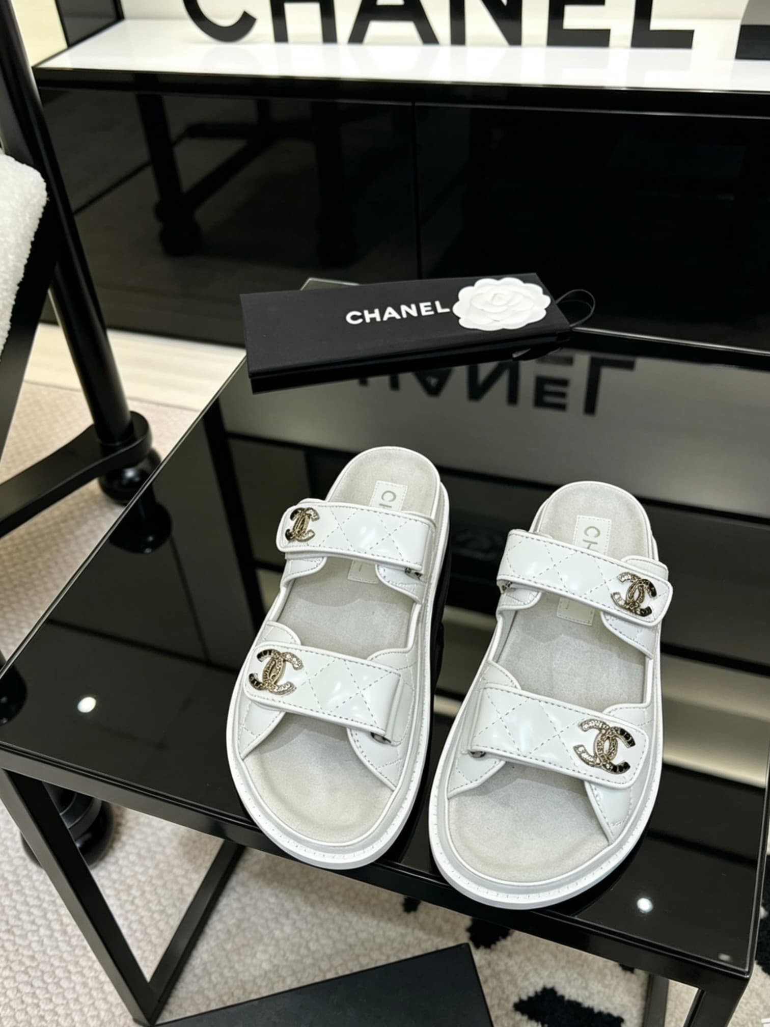 D4024 Delivered in a special box packaging for Chanel — image 2
