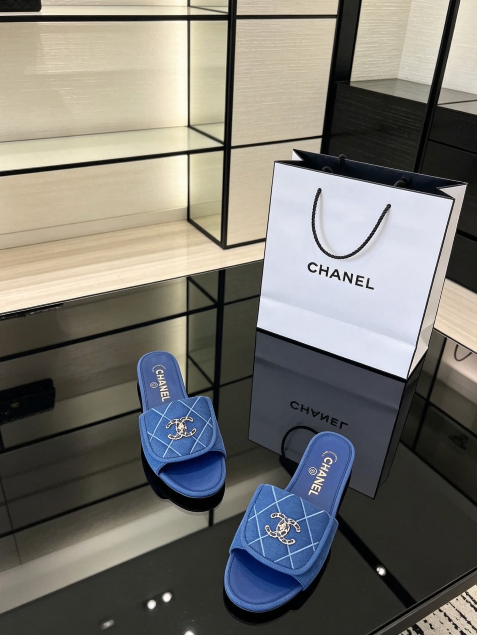 D4015 Delivered in a special box packaging for Chanel, + 10 — image 4