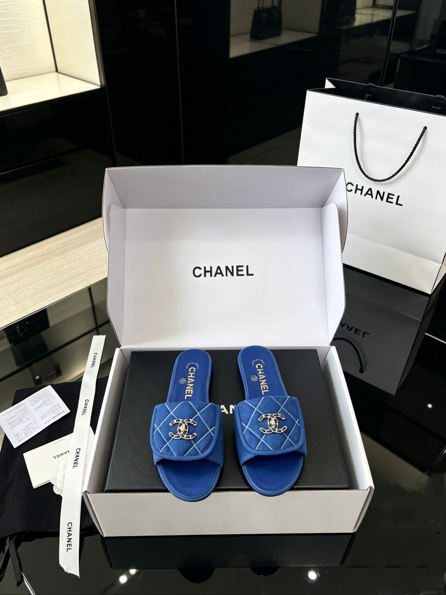 D4015 Delivered in a special box packaging for Chanel, + 10 — image 3