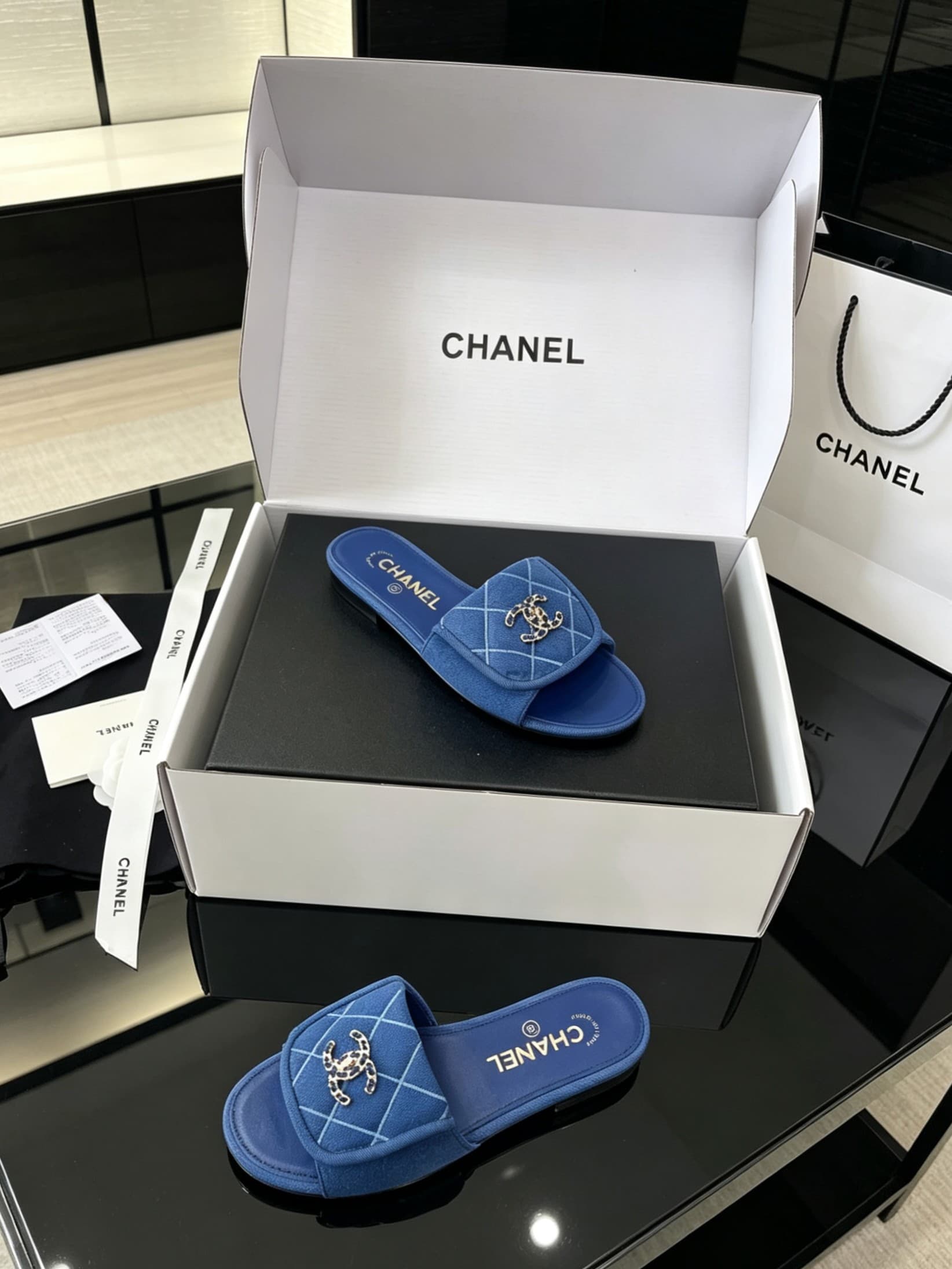 D4015 Delivered in a special box packaging for Chanel, + 10 — image 7