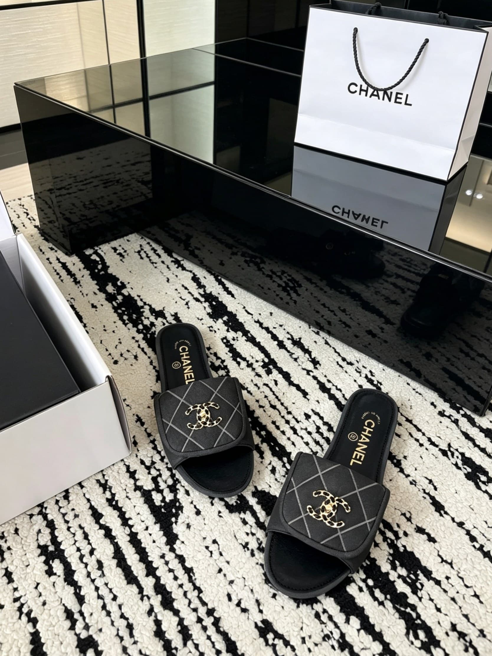 D4014 Delivery of Chanel-specific gift box packaging + 10 — image 6