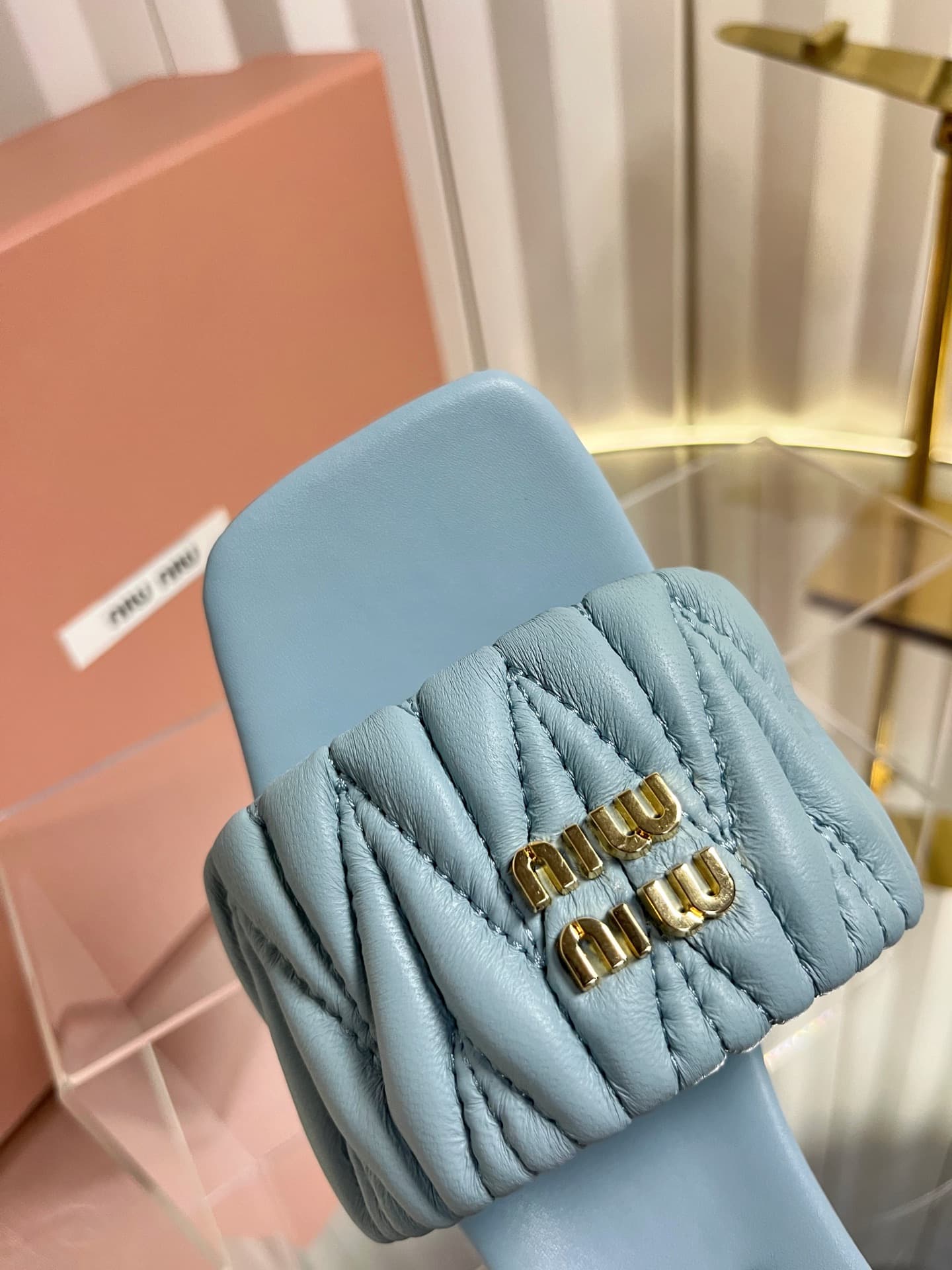 D10695 💰🍥❥miumiu Miumiu’s new model slippers — image 7