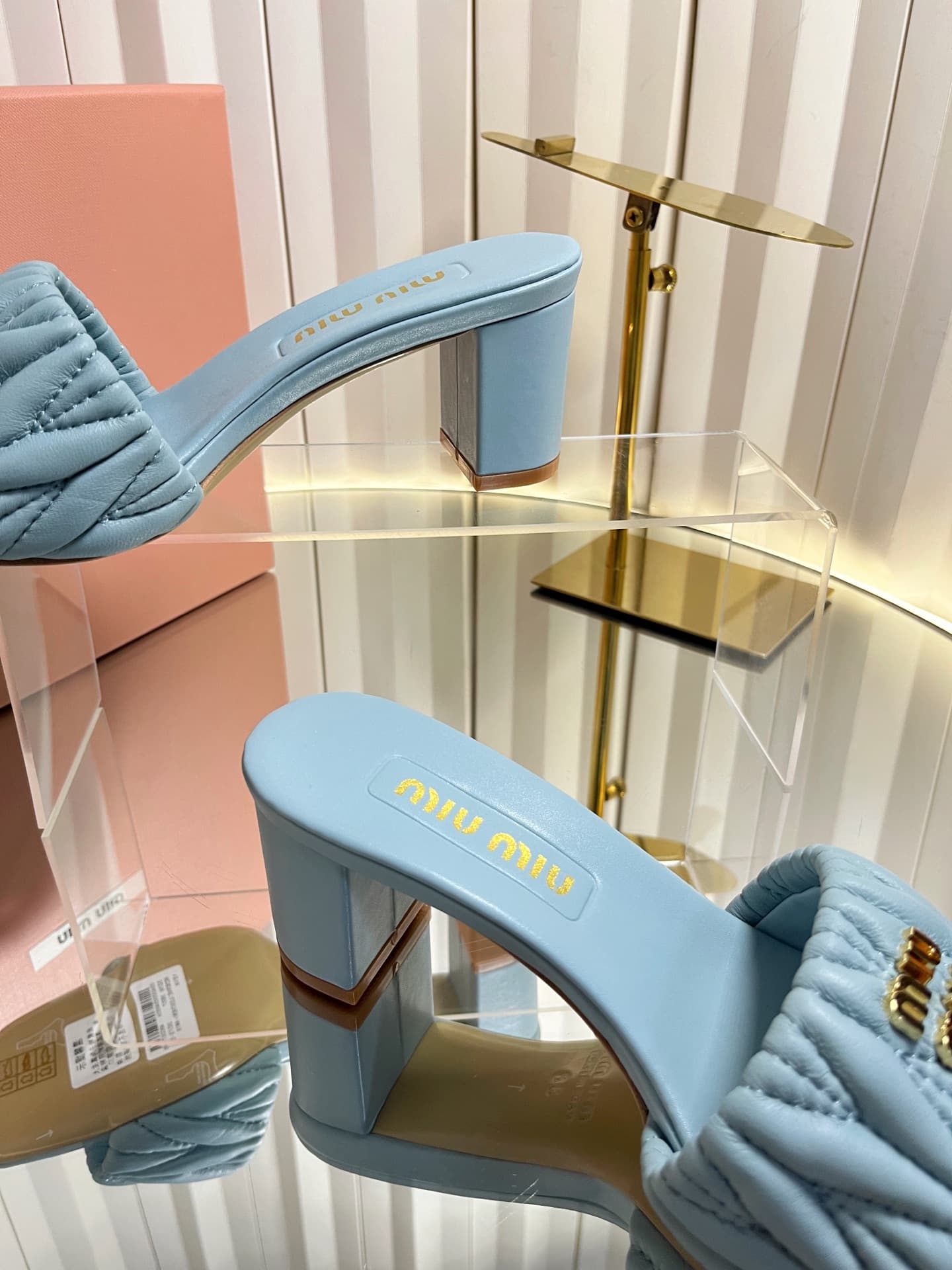 D10695 💰🍥❥miumiu Miumiu’s new model slippers — image 8