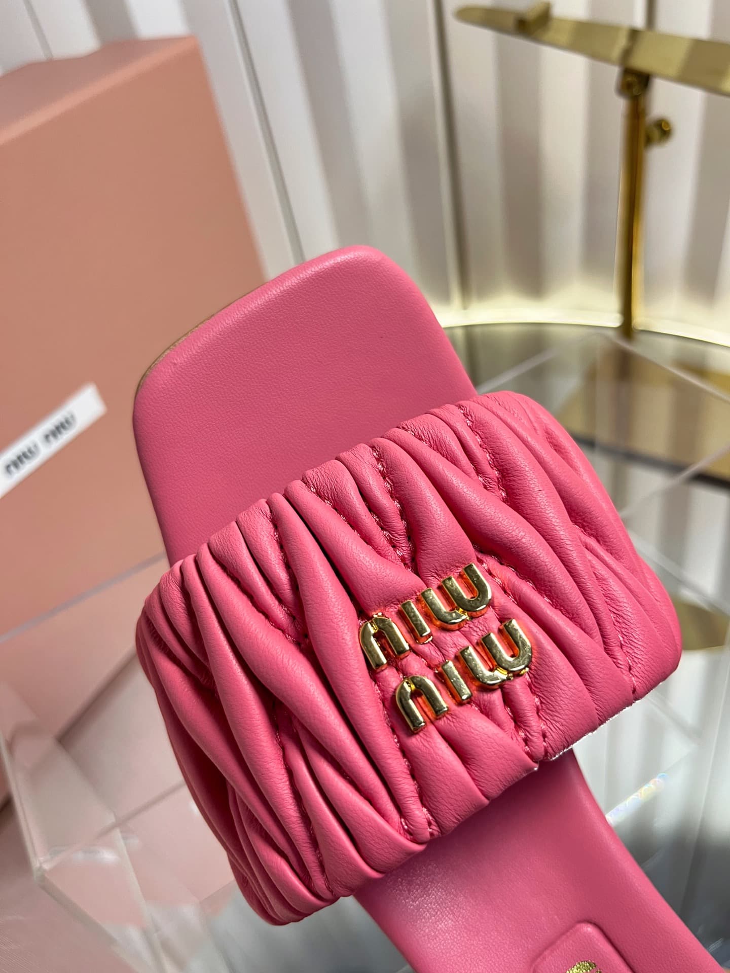 D10694 💰🍥❥miumiu Miumiu’s new model slippers — image 7