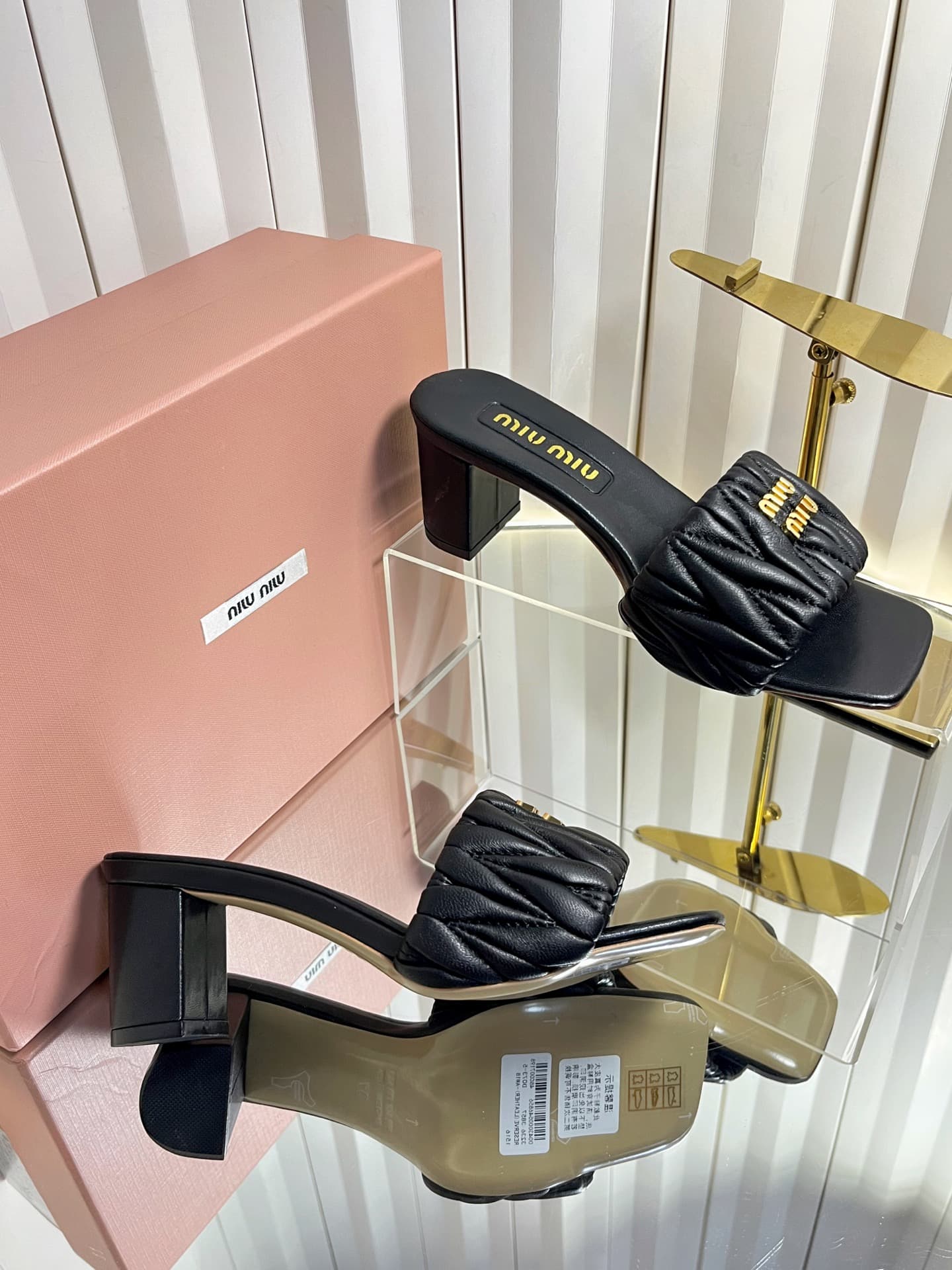 D10692 💰🍥❥miumiu Miumiu’s new model slippers — image 5