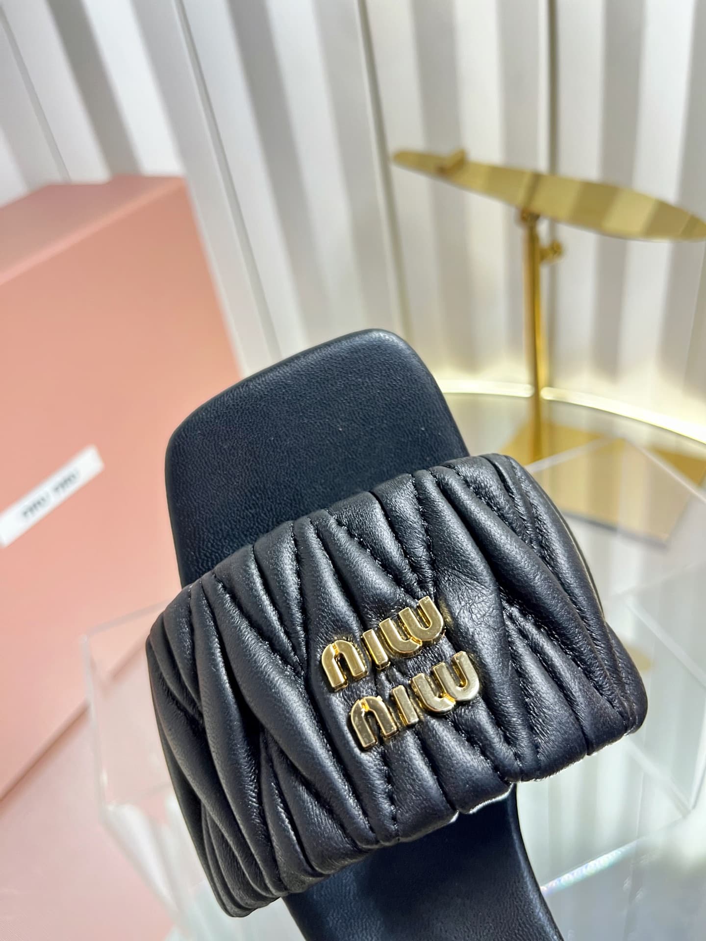 D10692 💰🍥❥miumiu Miumiu’s new model slippers — image 7