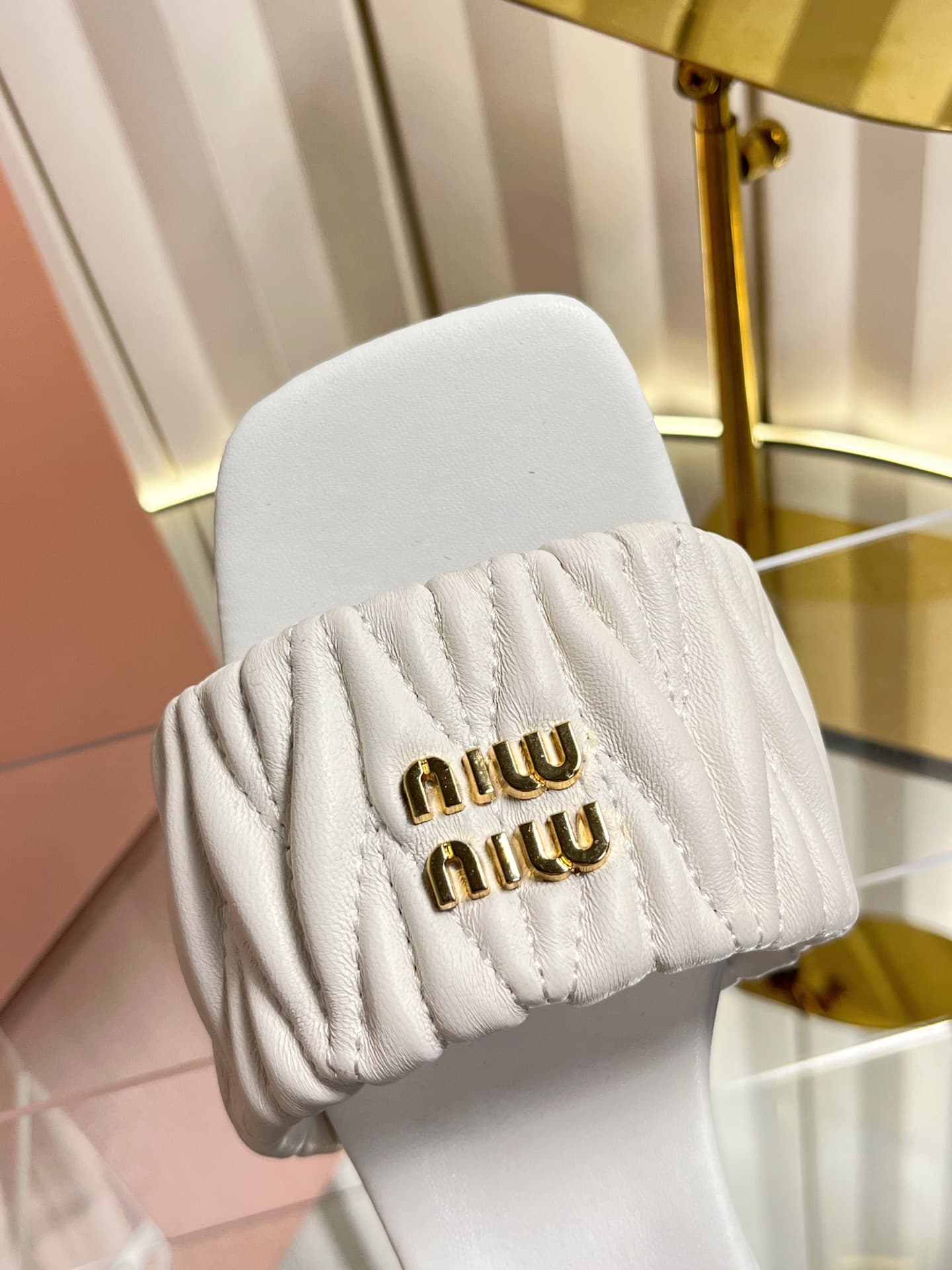 D10691 💰🍥❥miumiu Miumiu’s new model slippers — image 7
