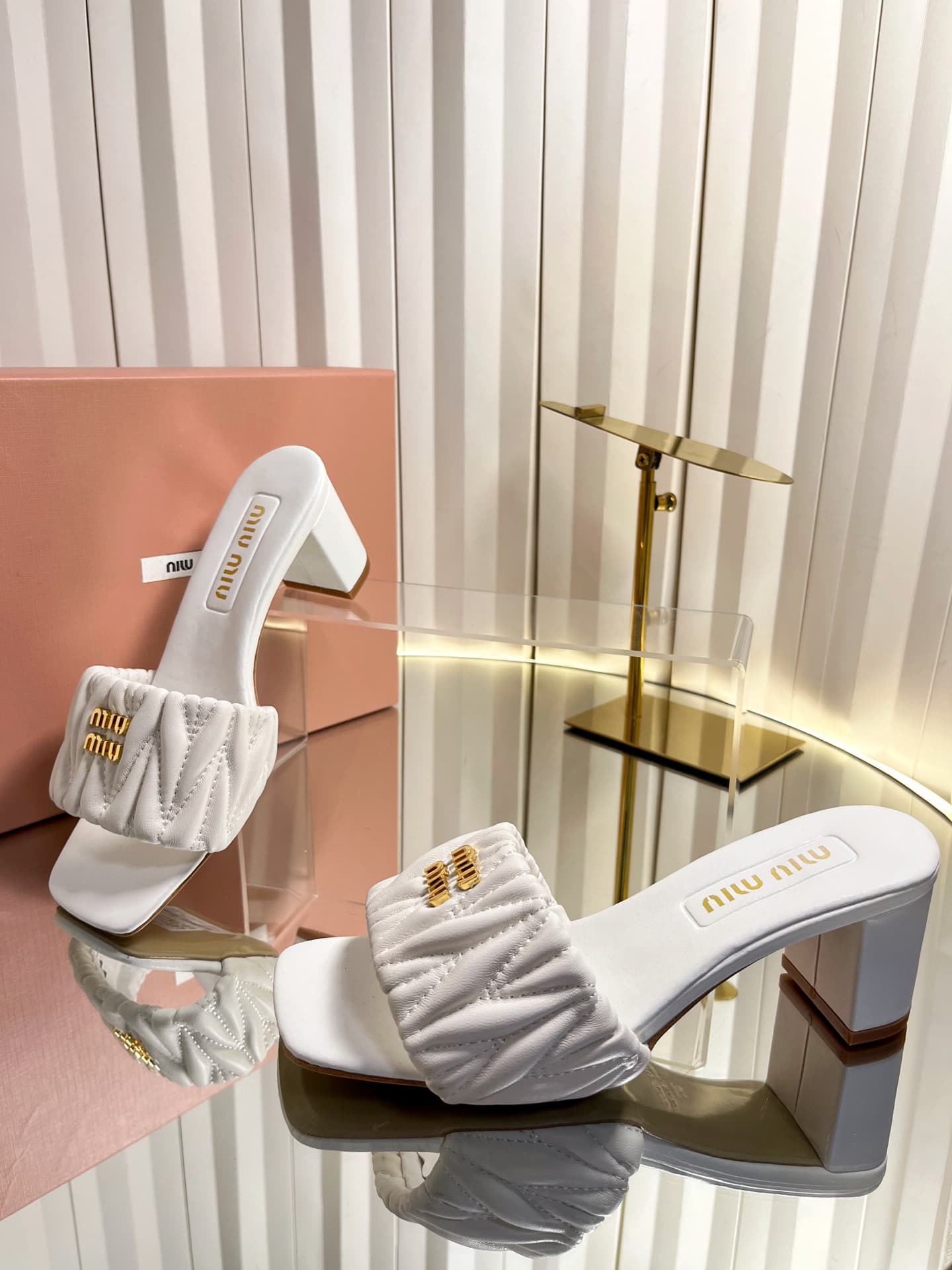 D10691 💰🍥❥miumiu Miumiu’s new model slippers — image 6