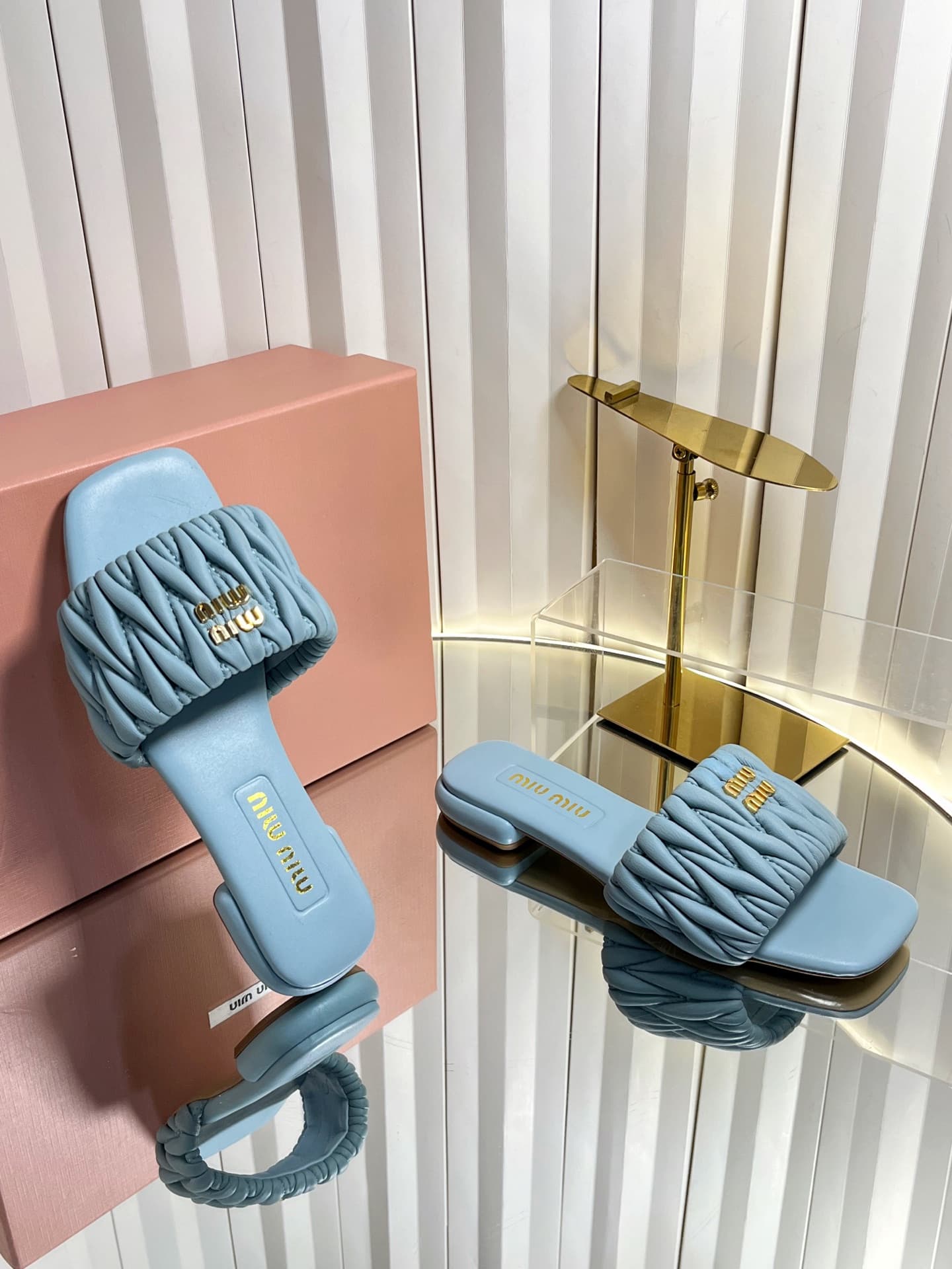 D10688 💰🍥❥miumiu Miumiu’s new style slippers — image 5