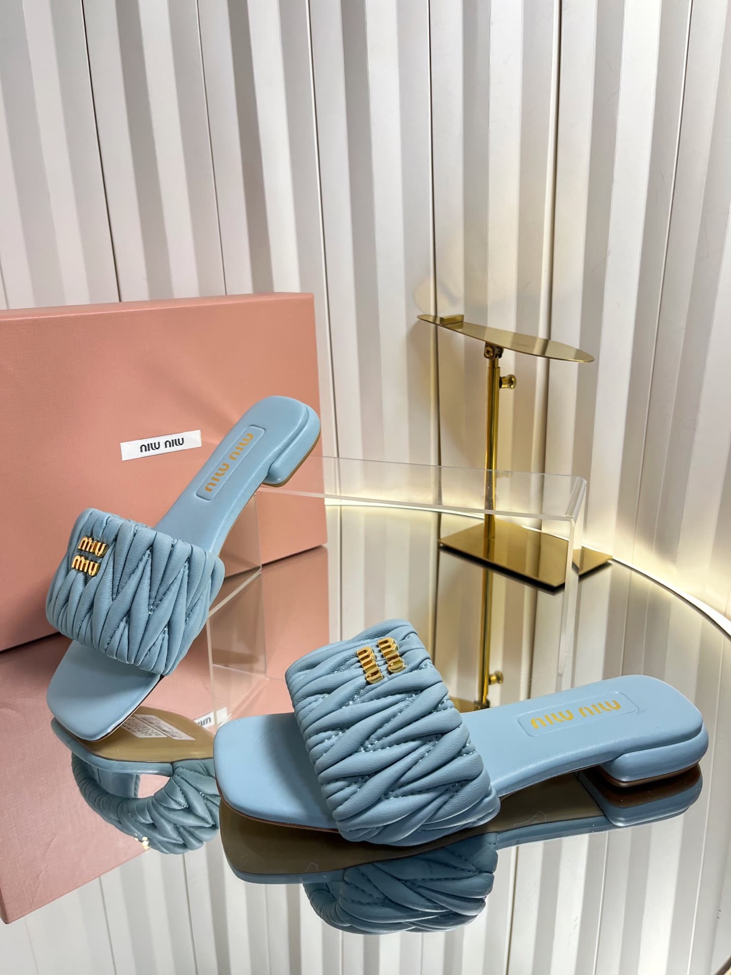 D10688 💰🍥❥miumiu Miumiu’s new style slippers — image 6