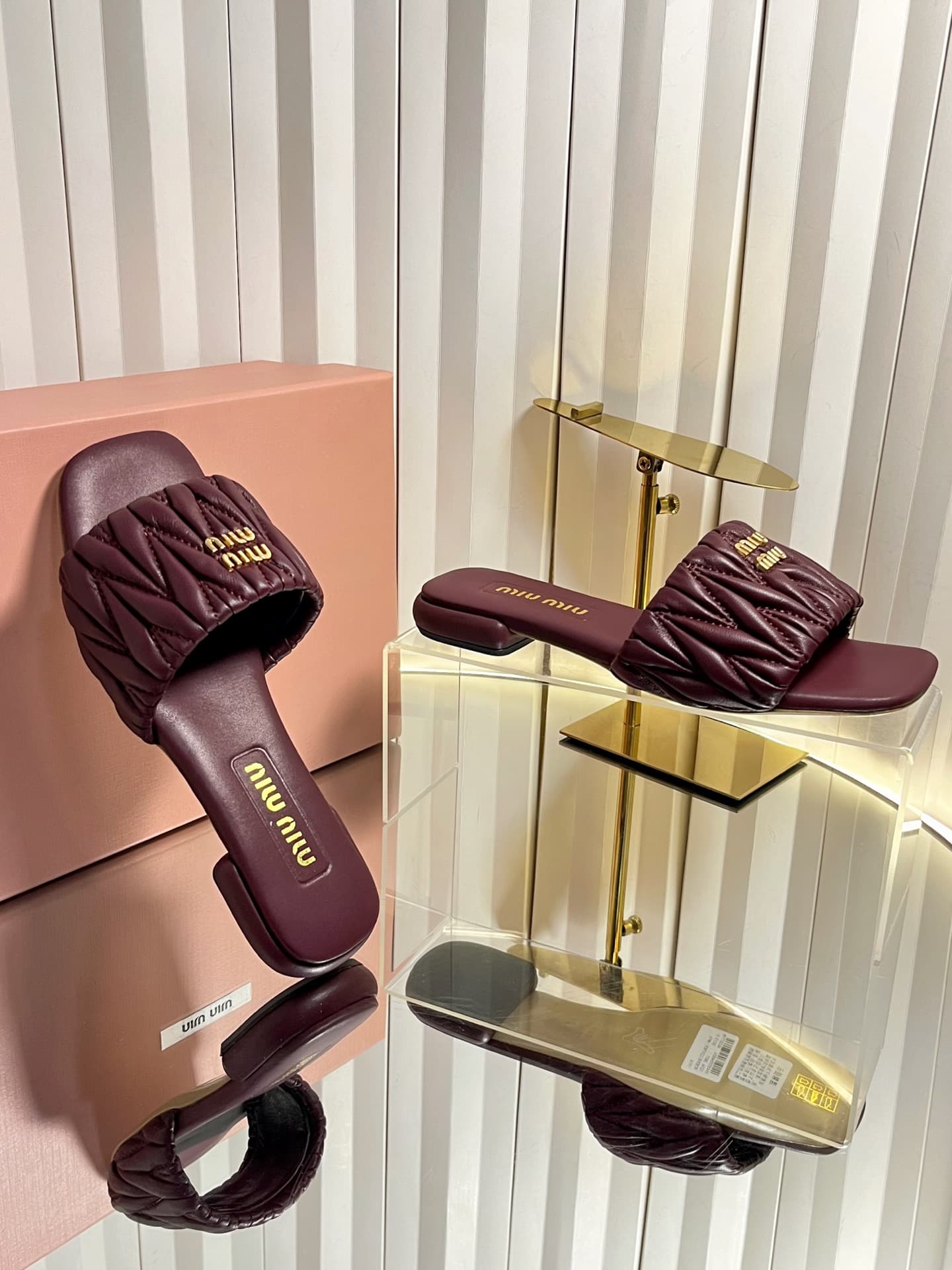 D10687 💰🍥❥miumiu Miumiu’s new model slippers — image 5
