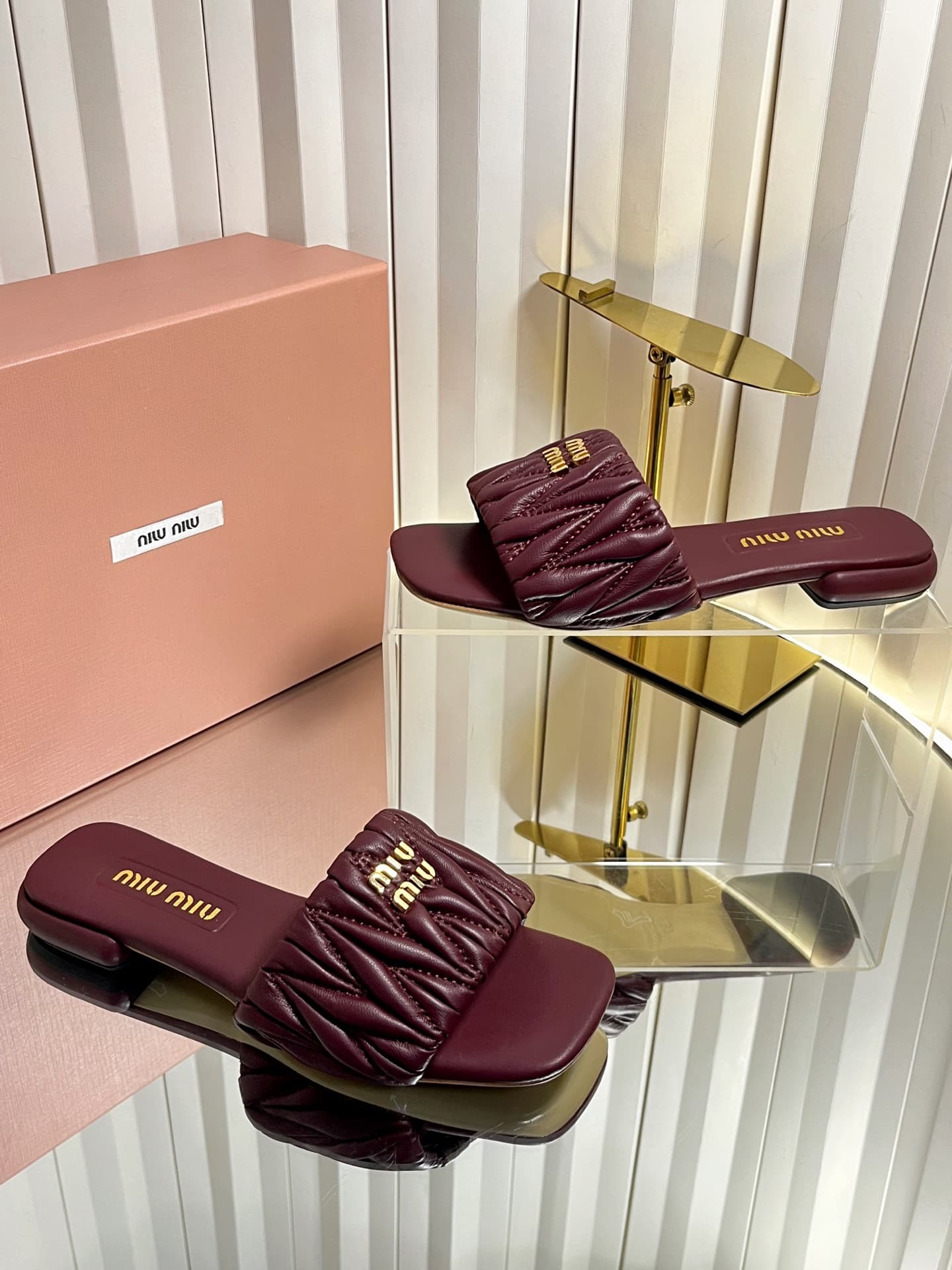 D10687 💰🍥❥miumiu Miumiu’s new model slippers — image 4