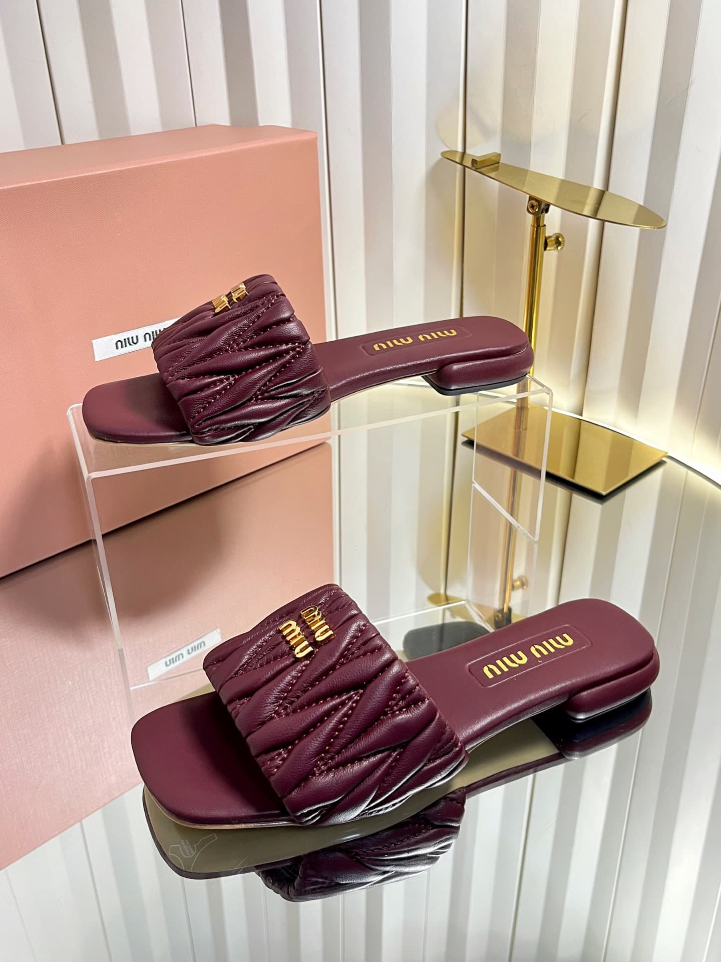 D10687 💰🍥❥miumiu Miumiu’s new model slippers — image 3