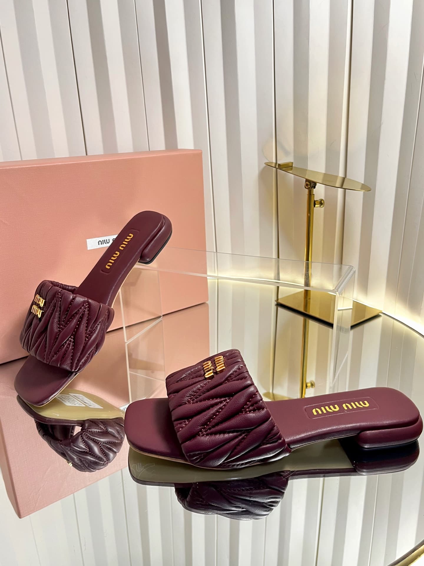 D10687 💰🍥❥miumiu Miumiu’s new model slippers — image 6