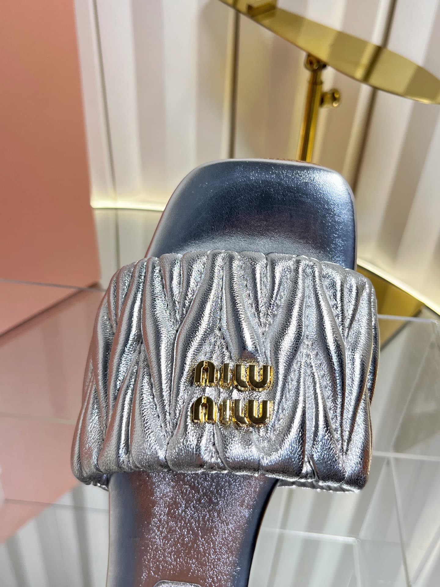 D10686 💰🍥❥miumiu Miumiu’s new model slippers — image 7