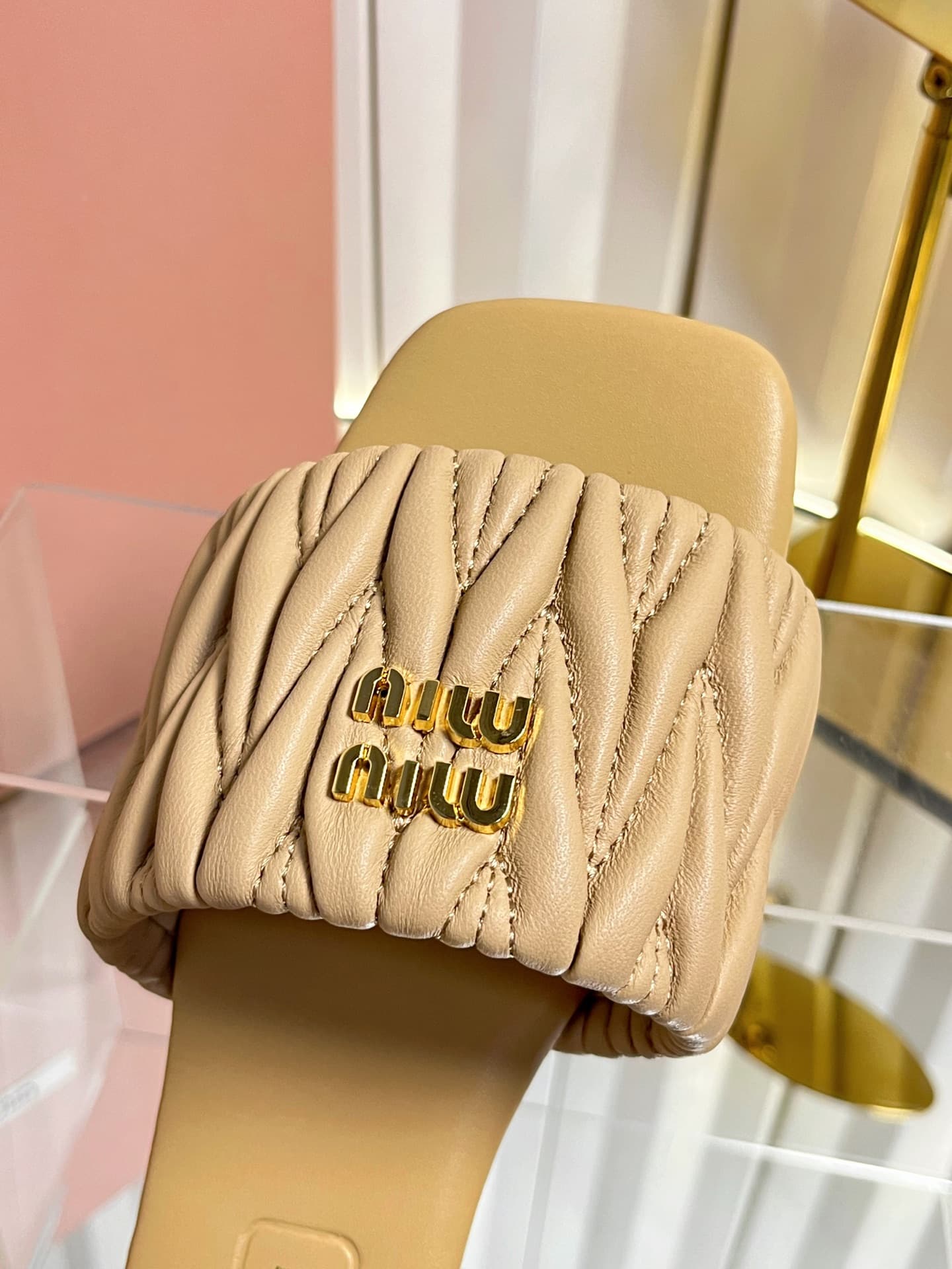 D10685 💰🍥❥miumiu Miumiu’s new model slippers — image 7