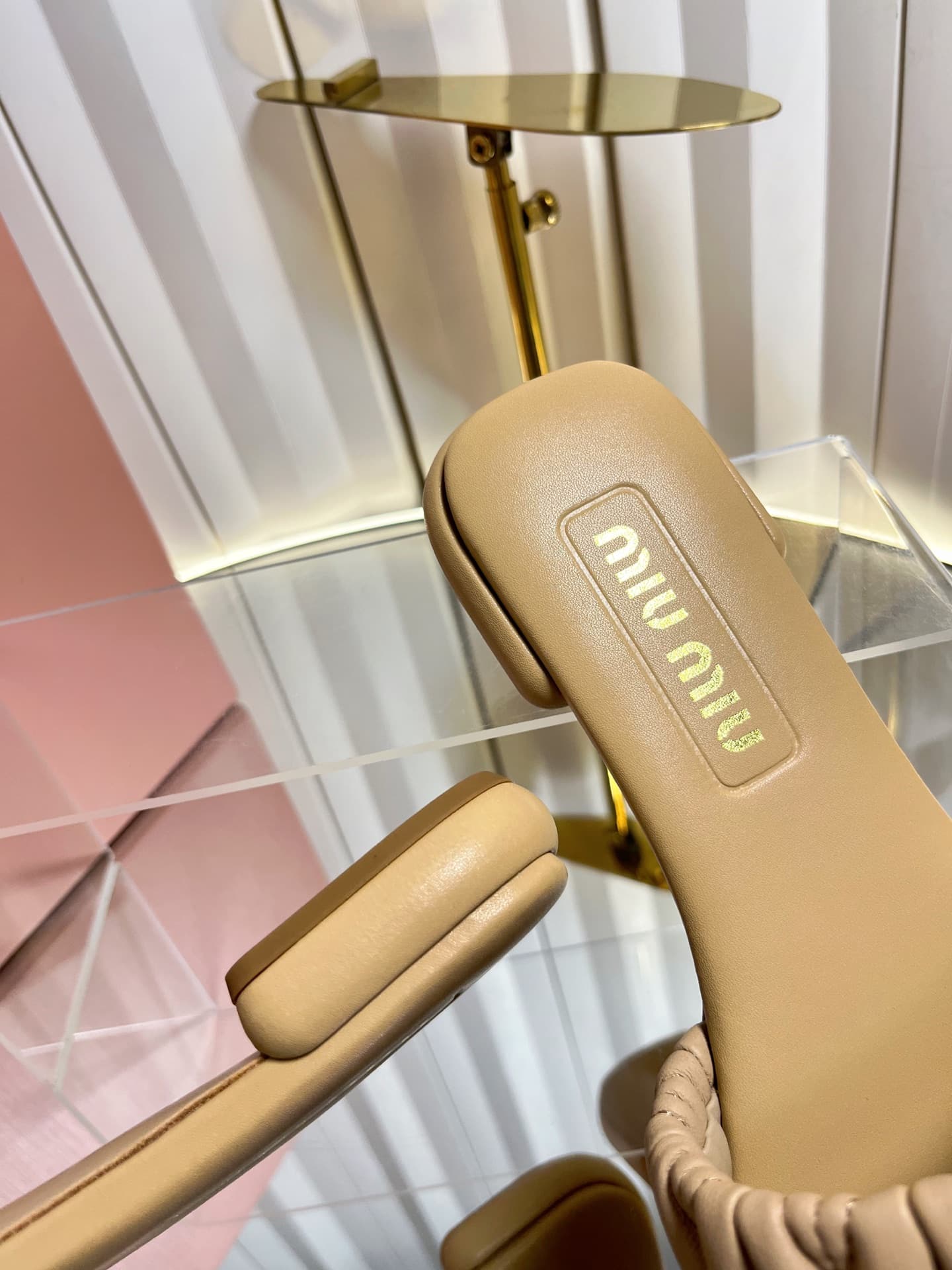 D10685 💰🍥❥miumiu Miumiu’s new model slippers — image 8