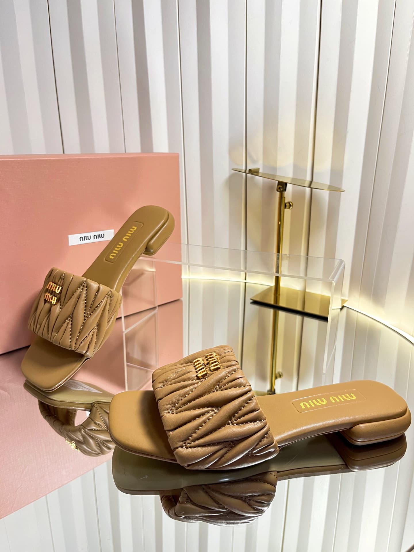 D10684 💰🍥❥miumiu Miumiu’s new style slippers — image 6