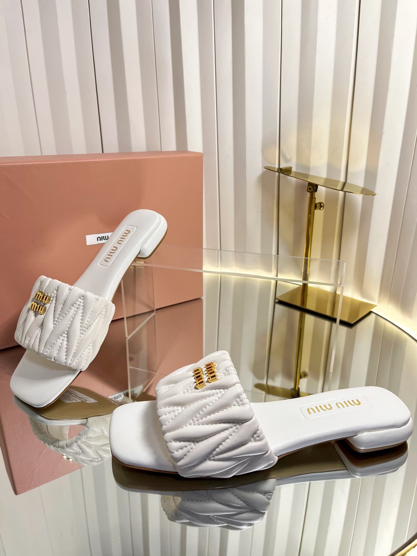 D10683 💰🍥❥miumiu Miumiu’s new style slippers — image 6