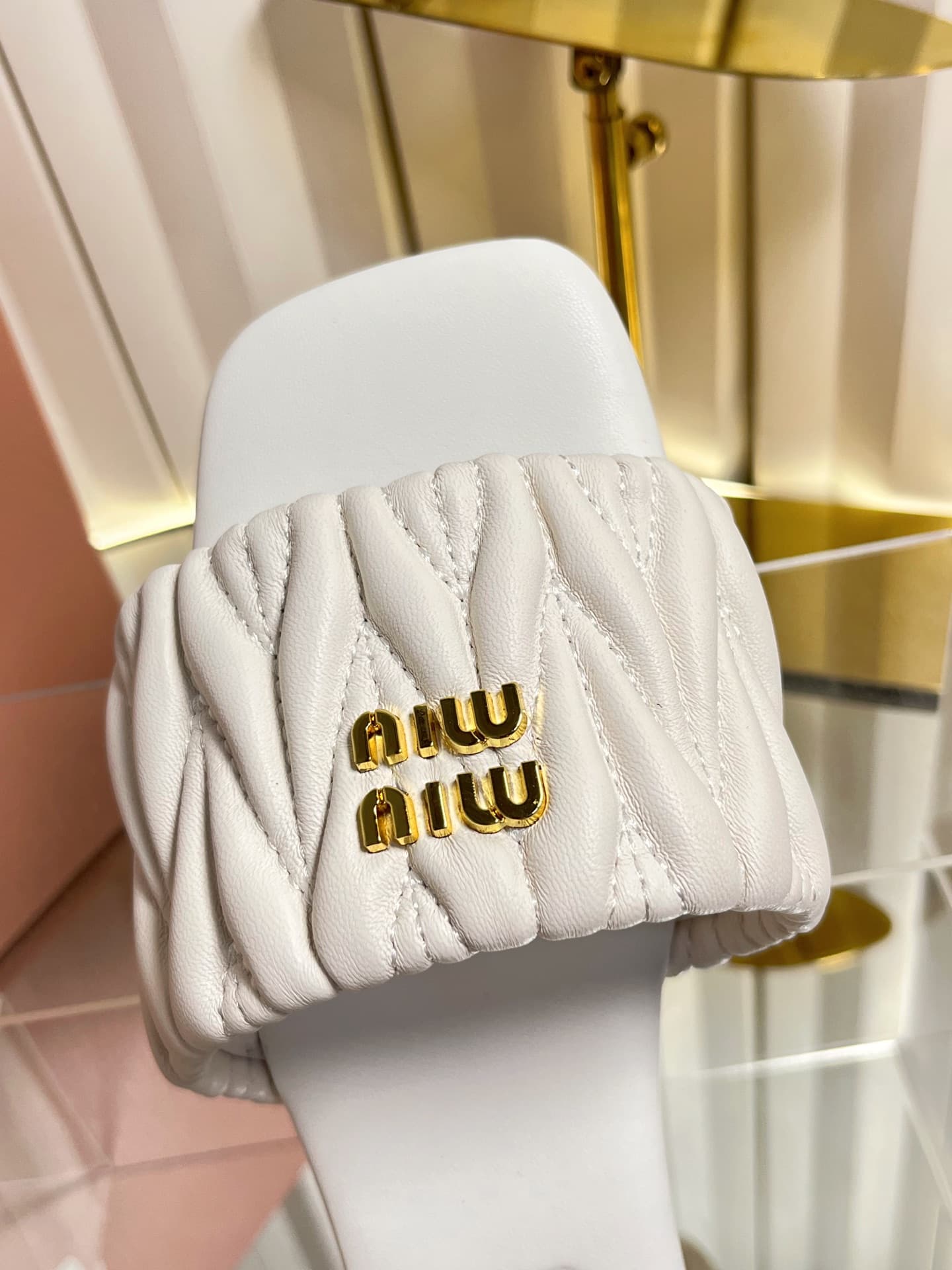 D10683 💰🍥❥miumiu Miumiu’s new style slippers — image 7