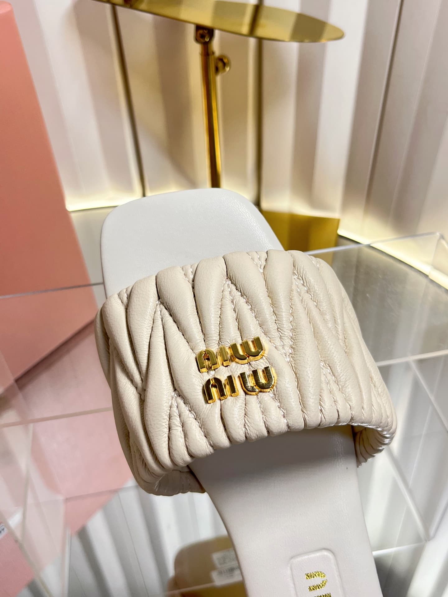 D10682 💰🍥❥miumiu Miumiu’s new style slippers — image 7