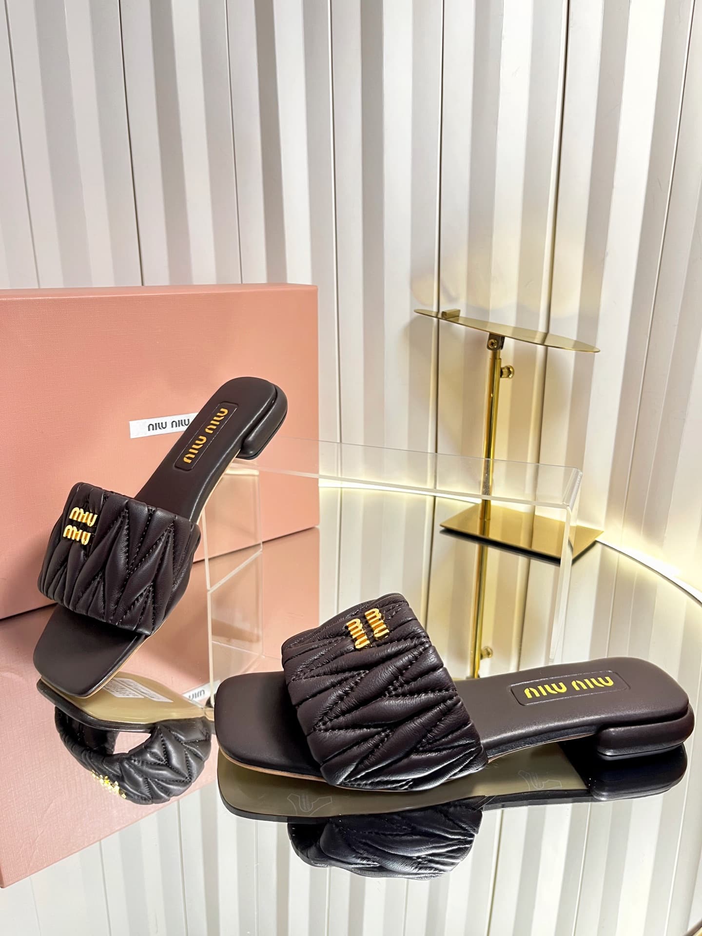 D10681 💰🍥❥miumiu Miumiu’s new model slippers — image 6