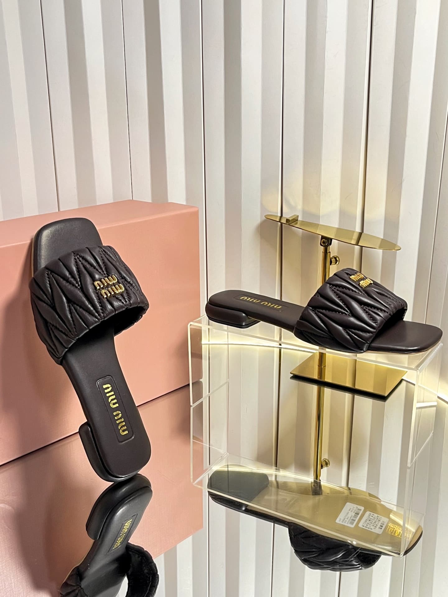 D10681 💰🍥❥miumiu Miumiu’s new model slippers — image 5
