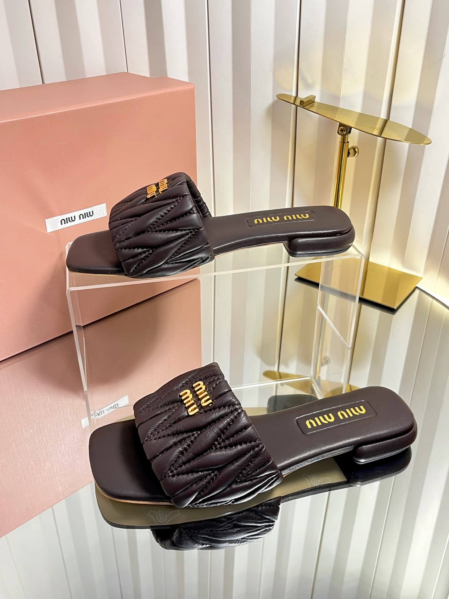D10681 💰🍥❥miumiu Miumiu’s new model slippers — image 3