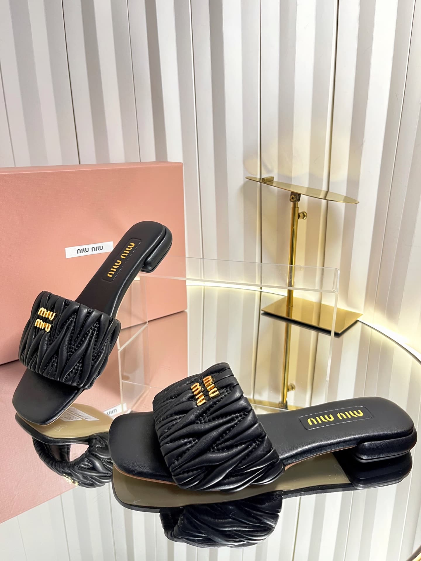D10680 💰🍥❥miumiu Miumiu’s new style slippers — image 6