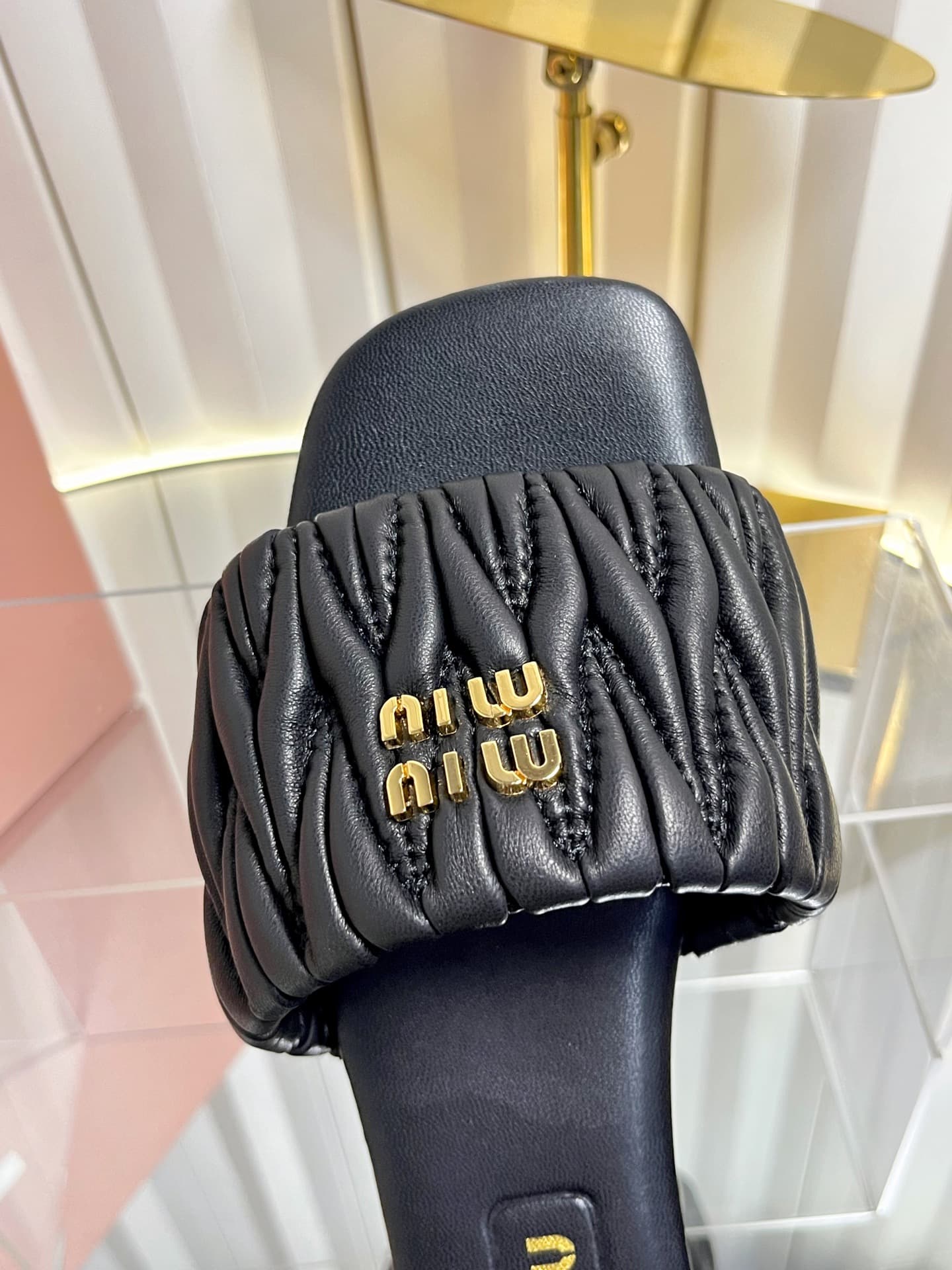 D10680 💰🍥❥miumiu Miumiu’s new style slippers — image 7