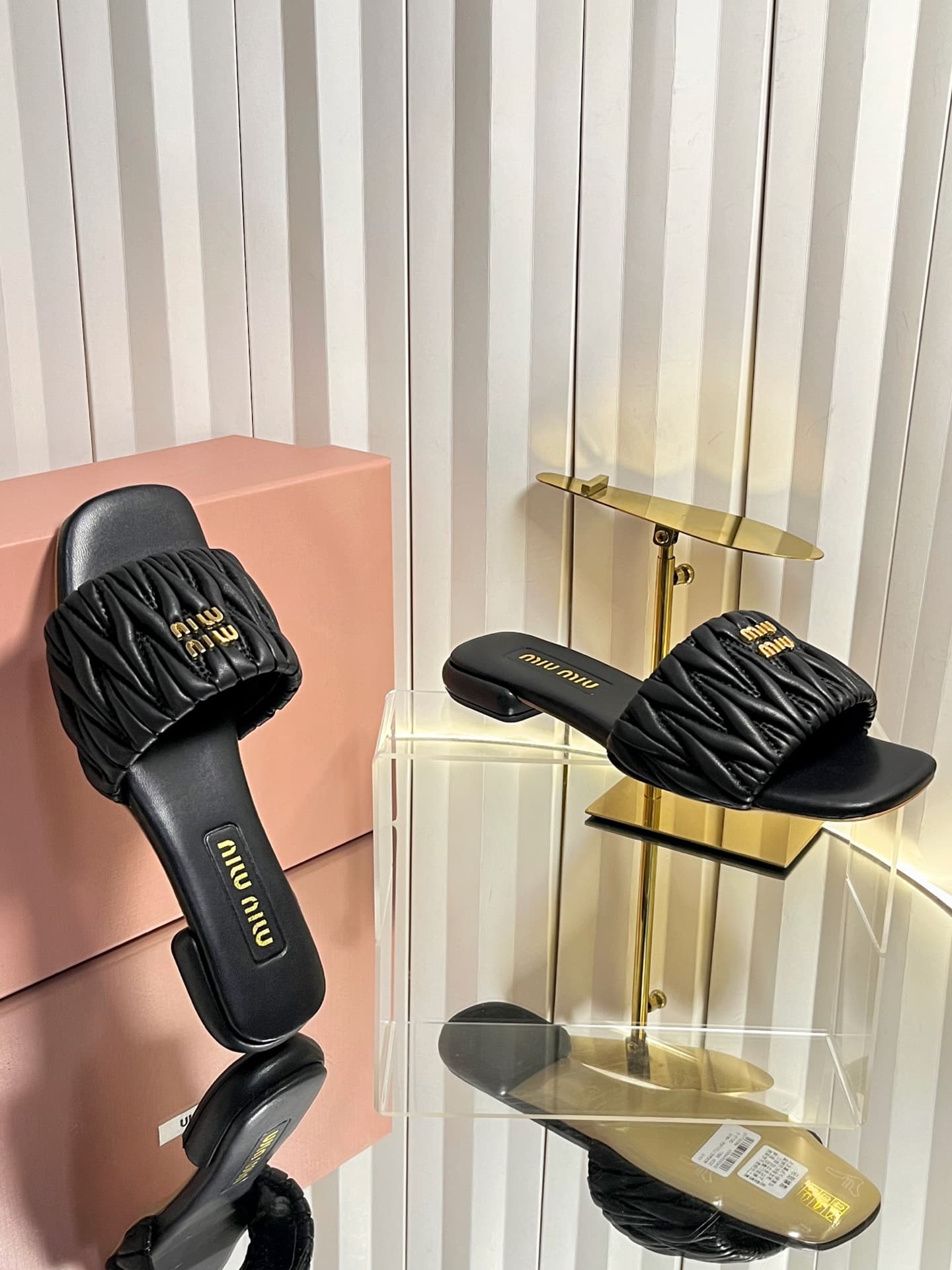 D10680 💰🍥❥miumiu Miumiu’s new style slippers — image 5