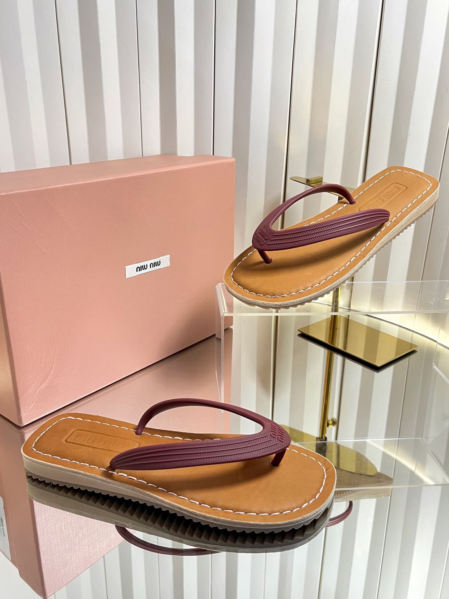 D10678 MIUMIU Miu 2026 Summer New Vintage/Retro Style Thick-Heel Sandal Shoes for Casual Use on the Beach — image 4