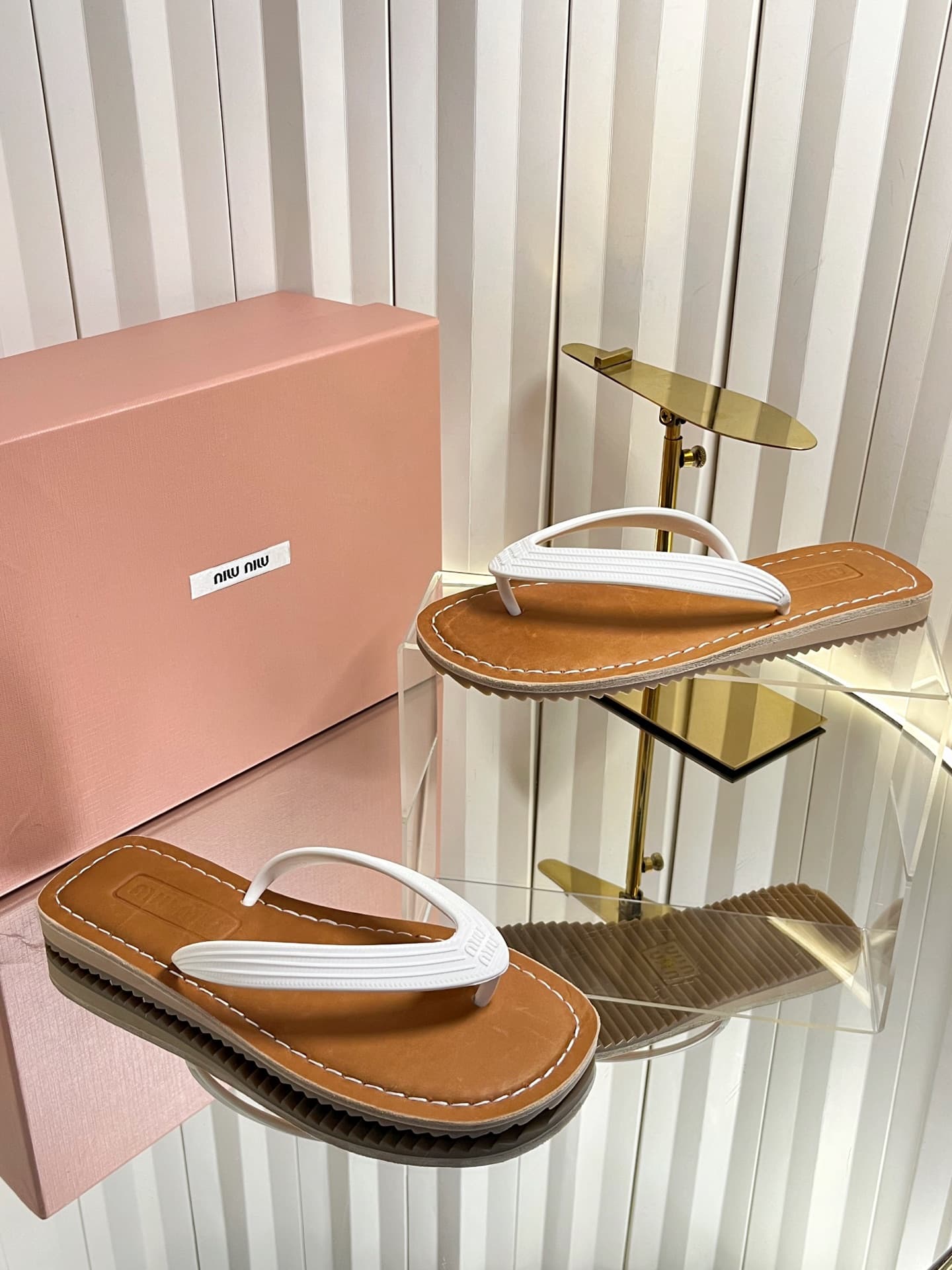 D10675 MIUMIU Miu 2026 New Summer Vintage/retro Style Thick-Soled Casual Sandal with Cupped Toe — image 4