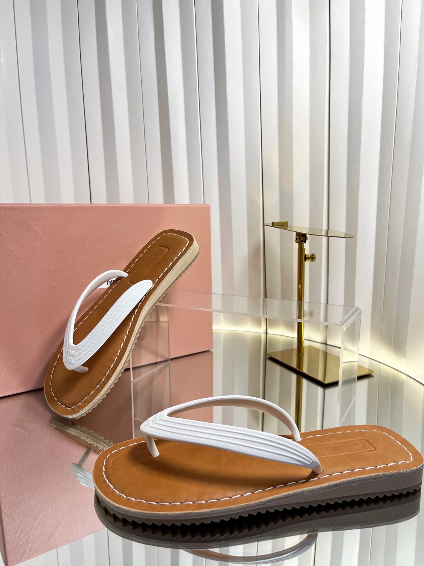 D10675 MIUMIU Miu 2026 New Summer Vintage/retro Style Thick-Soled Casual Sandal with Cupped Toe — image 6