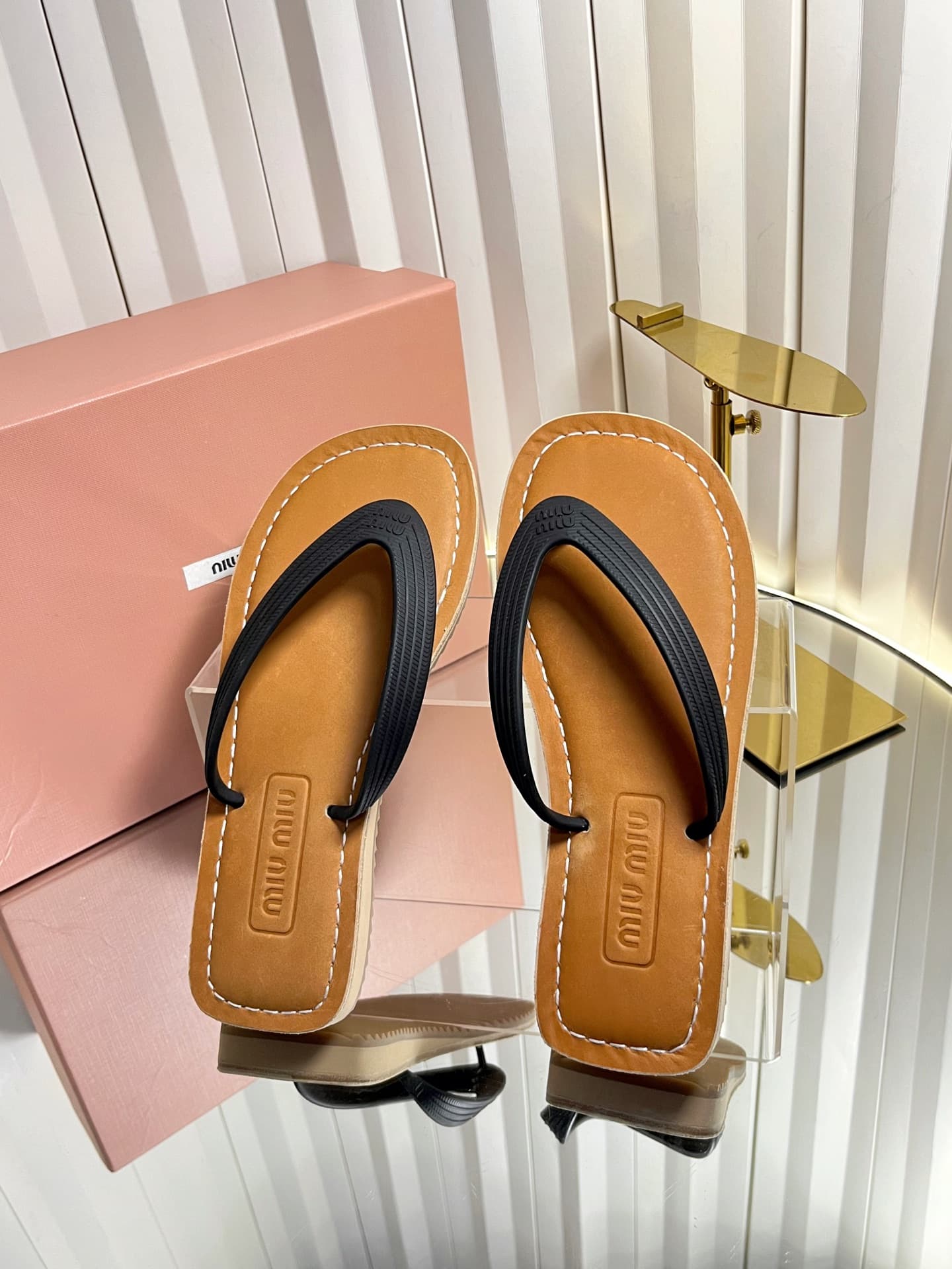 D10677 MIUMIU Miu 2026 New Summer Vintage/Retro Style Thick-Soled Casual Sandal with Cupped Toes — image 5