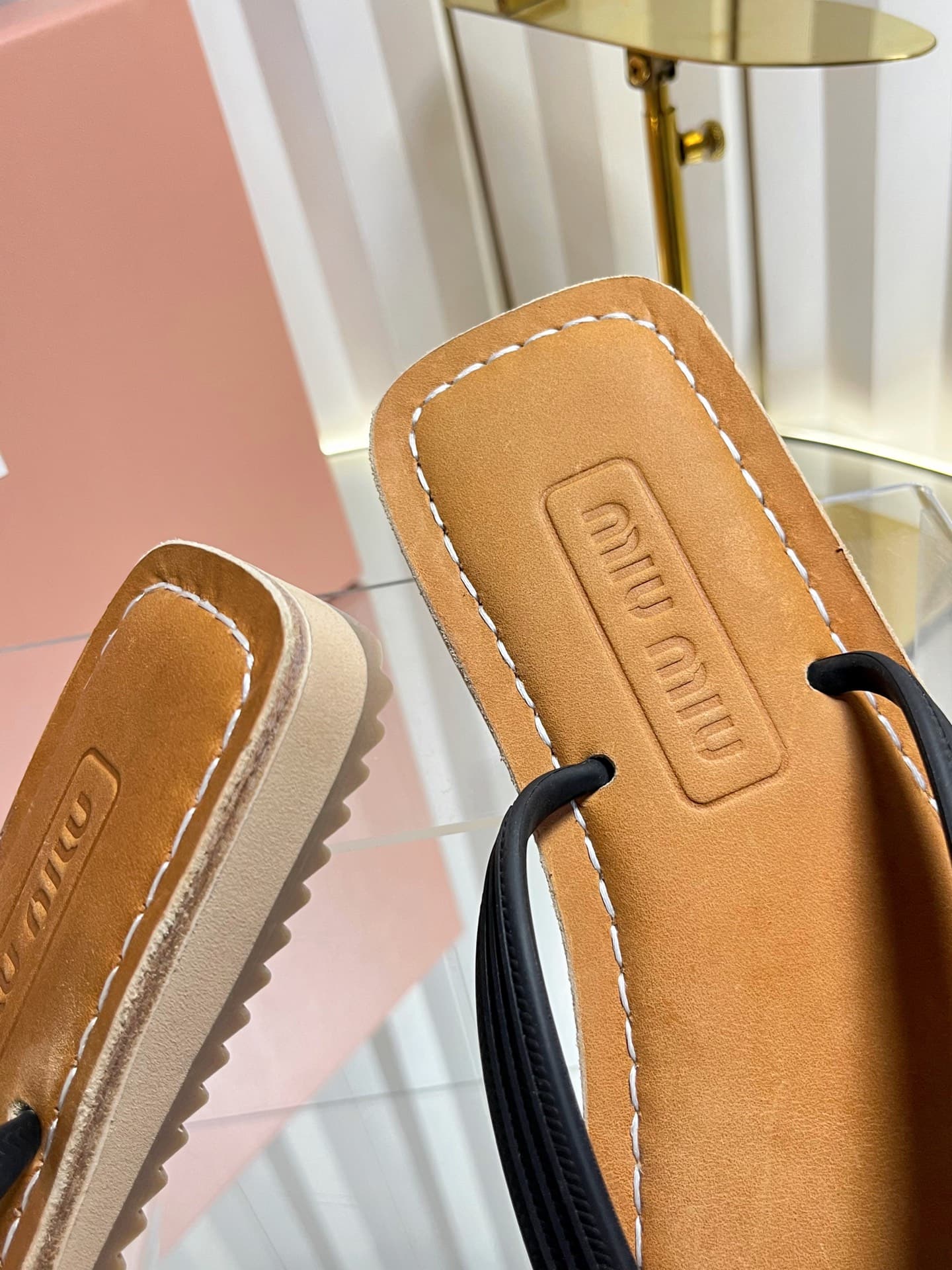 D10677 MIUMIU Miu 2026 New Summer Vintage/Retro Style Thick-Soled Casual Sandal with Cupped Toes — image 8