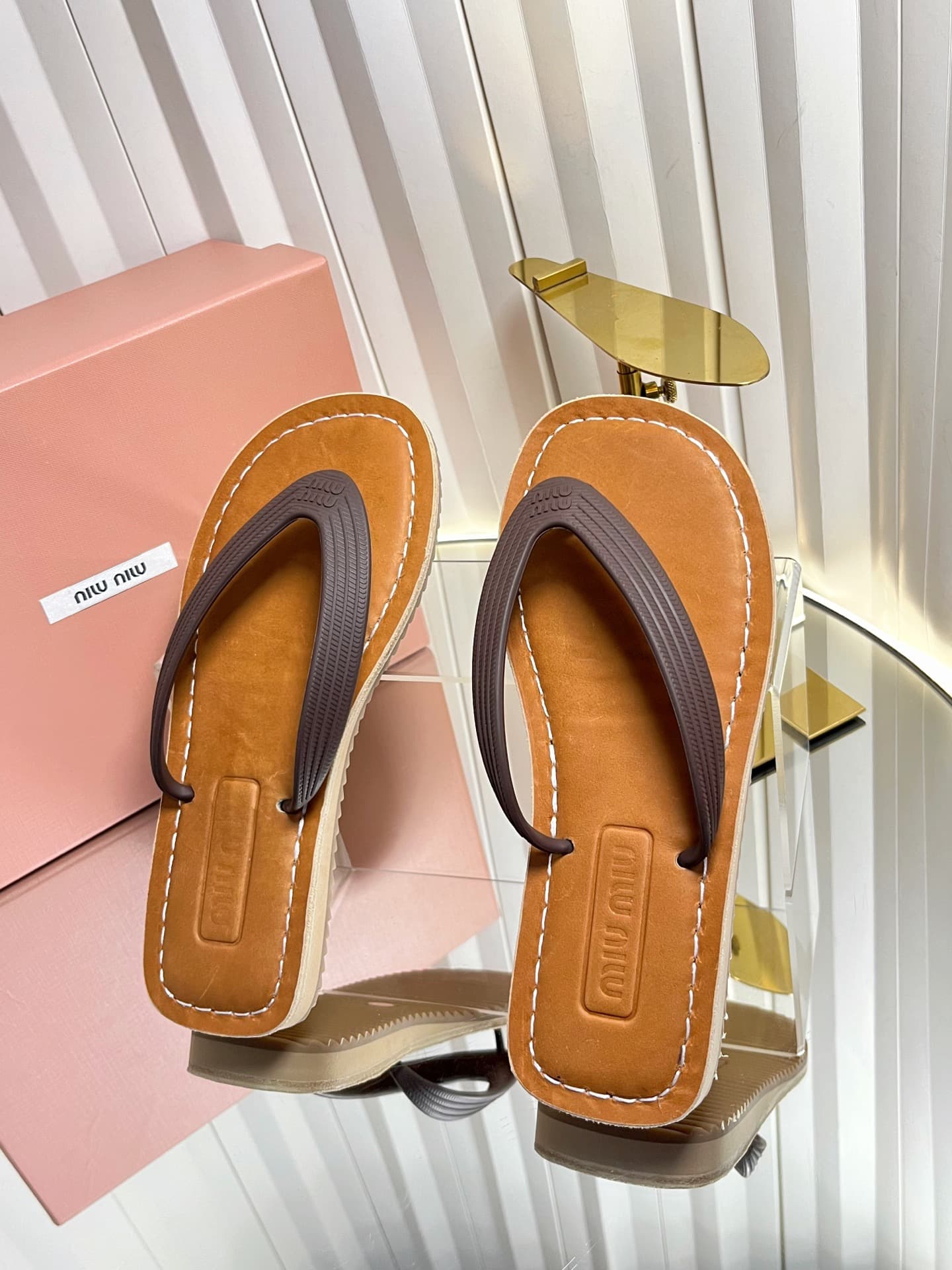 D10676 MIUMIU Miu 2026 New Summer Vintage/retro Style Thick-Sole Sandal for Casual Use — image 5