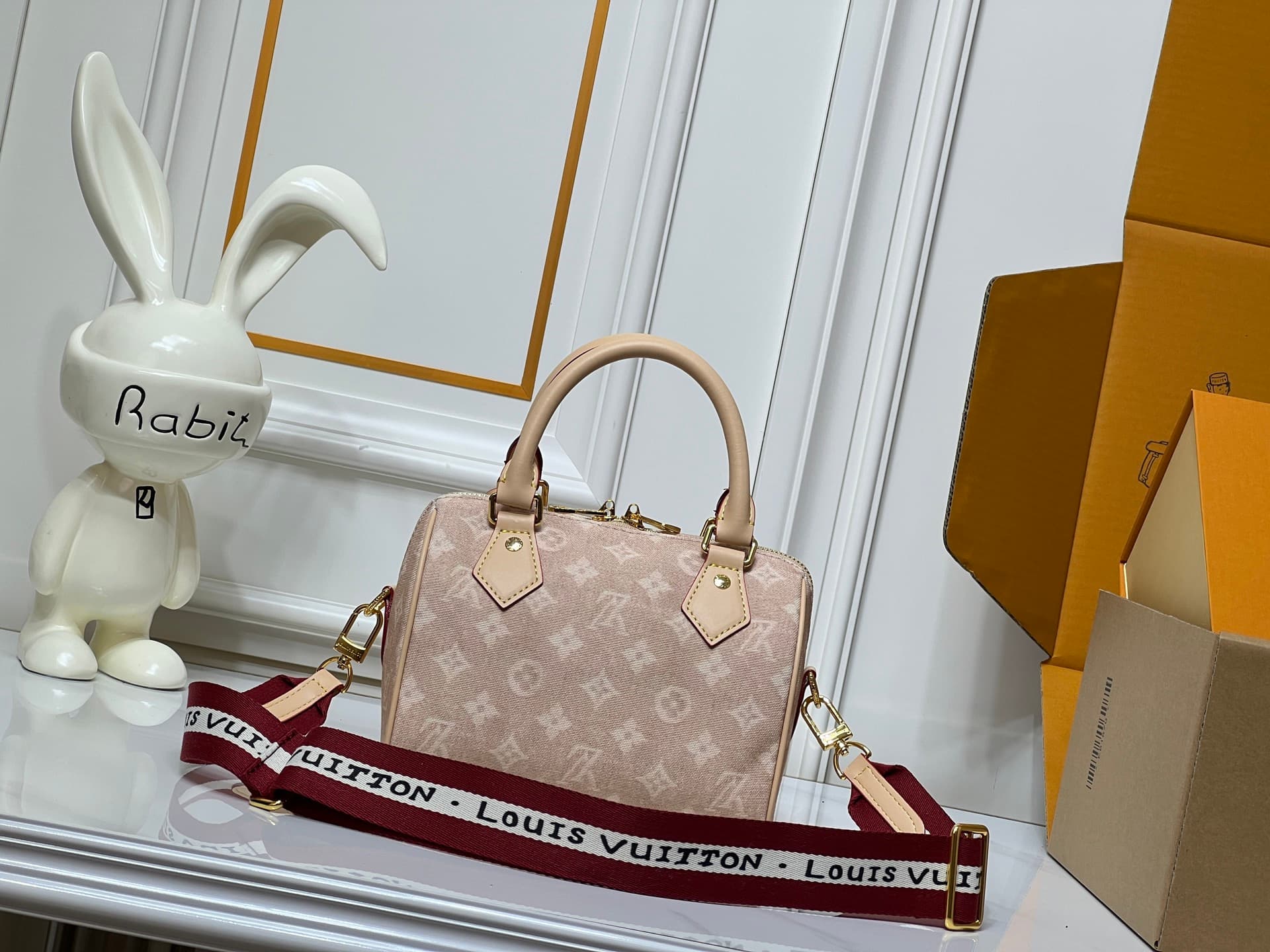 C5339 💰M15151 M46234 Apricot rice-colored cat. This Speedy 20 Bandouliere handbag is made of Meowgram canvas, and it’s a standout piece. — image 6