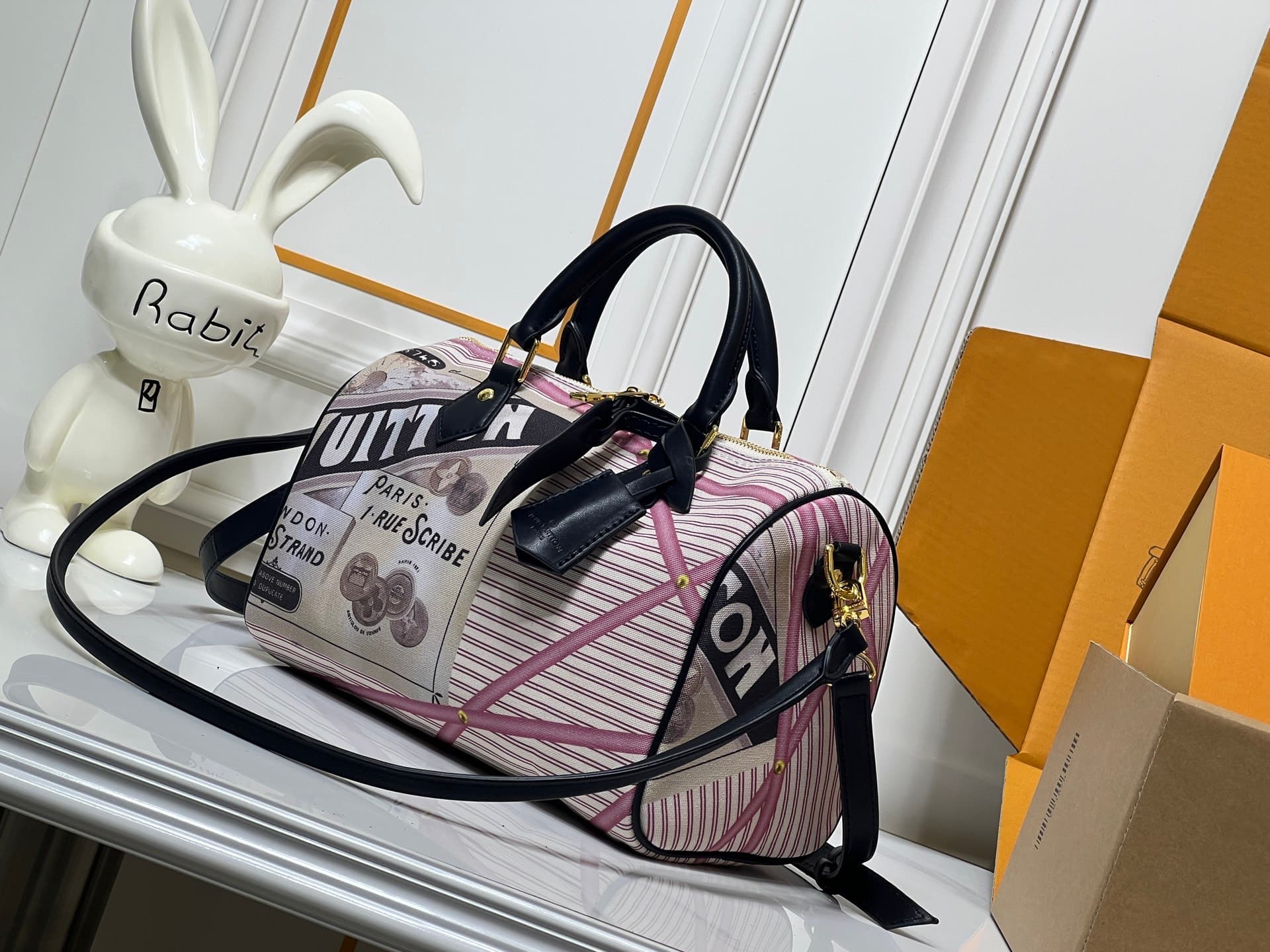 C5336 💰M18076 M15159 M25766 M13344 Fashionable model. This Speedy Soft 30 is from LV Travels With Grace Coddlington line. — image 3