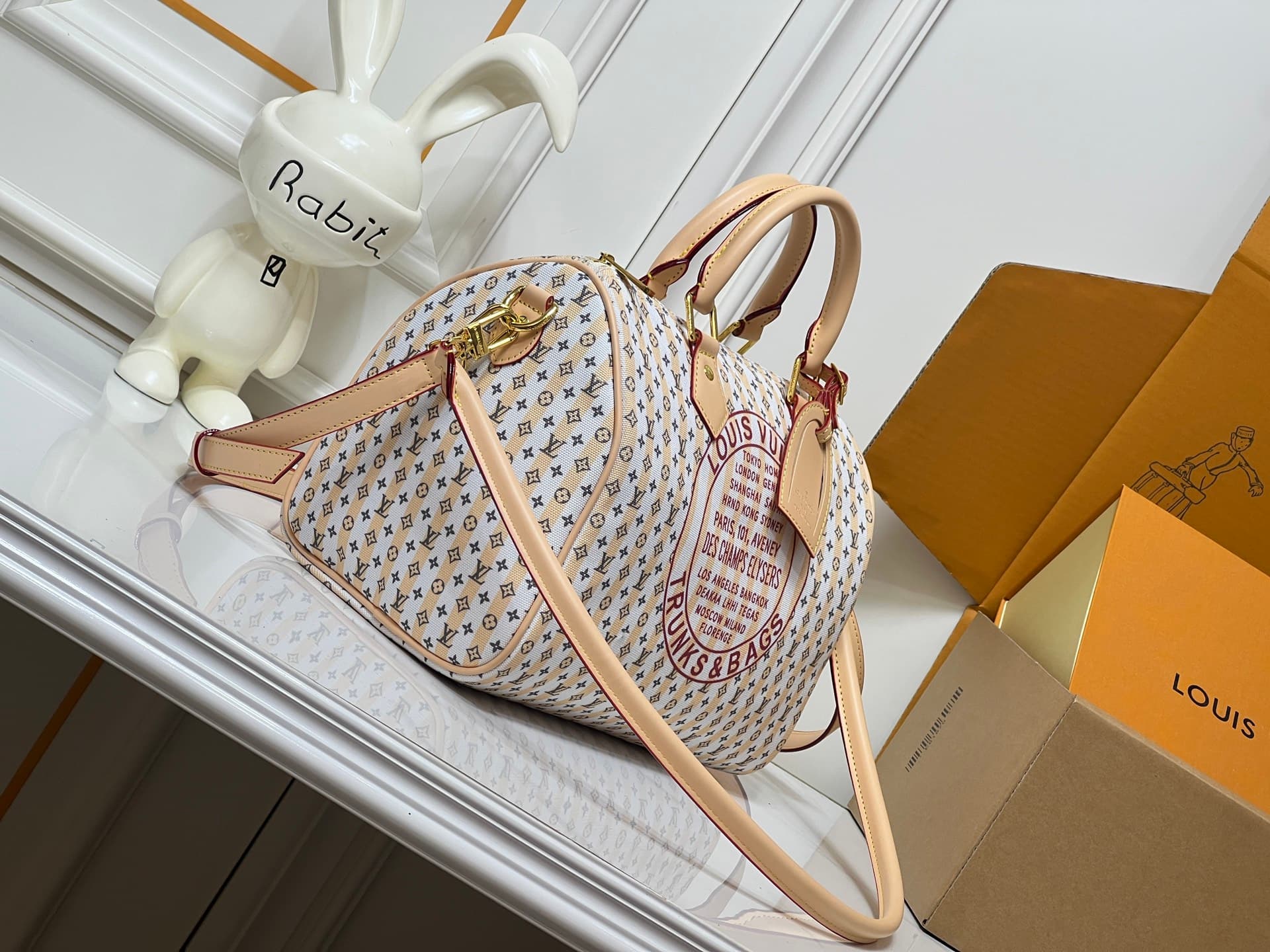 C5335 💰M28677 M13344 Exhibit-style model. This Speedy Soft 30 is from LV Travels With Grace Coddlington line. — image 2