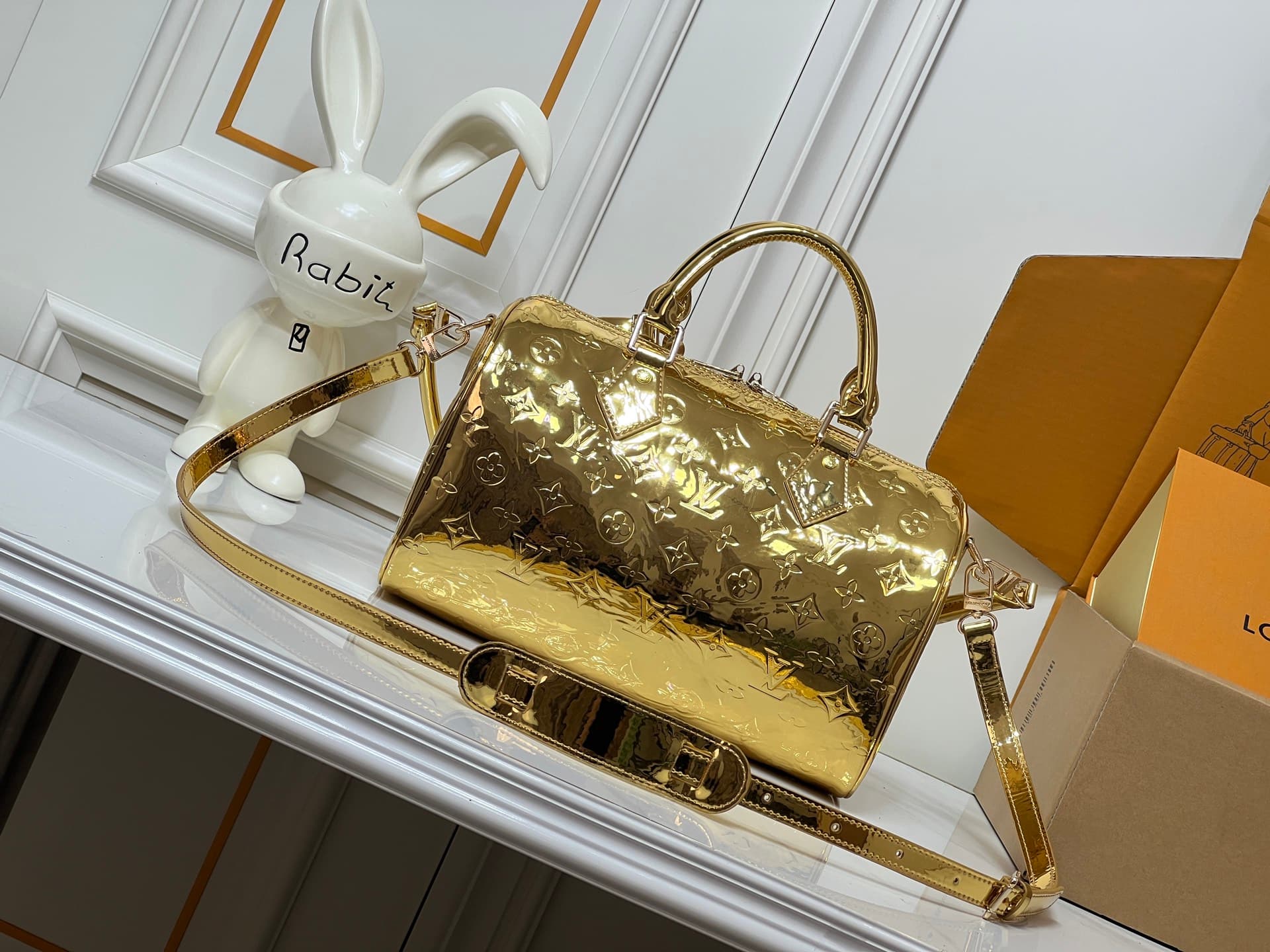 C5334 💰M40391 M13344 Gold, Rose Gold, Silver. This model of Speedy Soft 30 comes from LV Travels With Grace Coddlington. — image 6