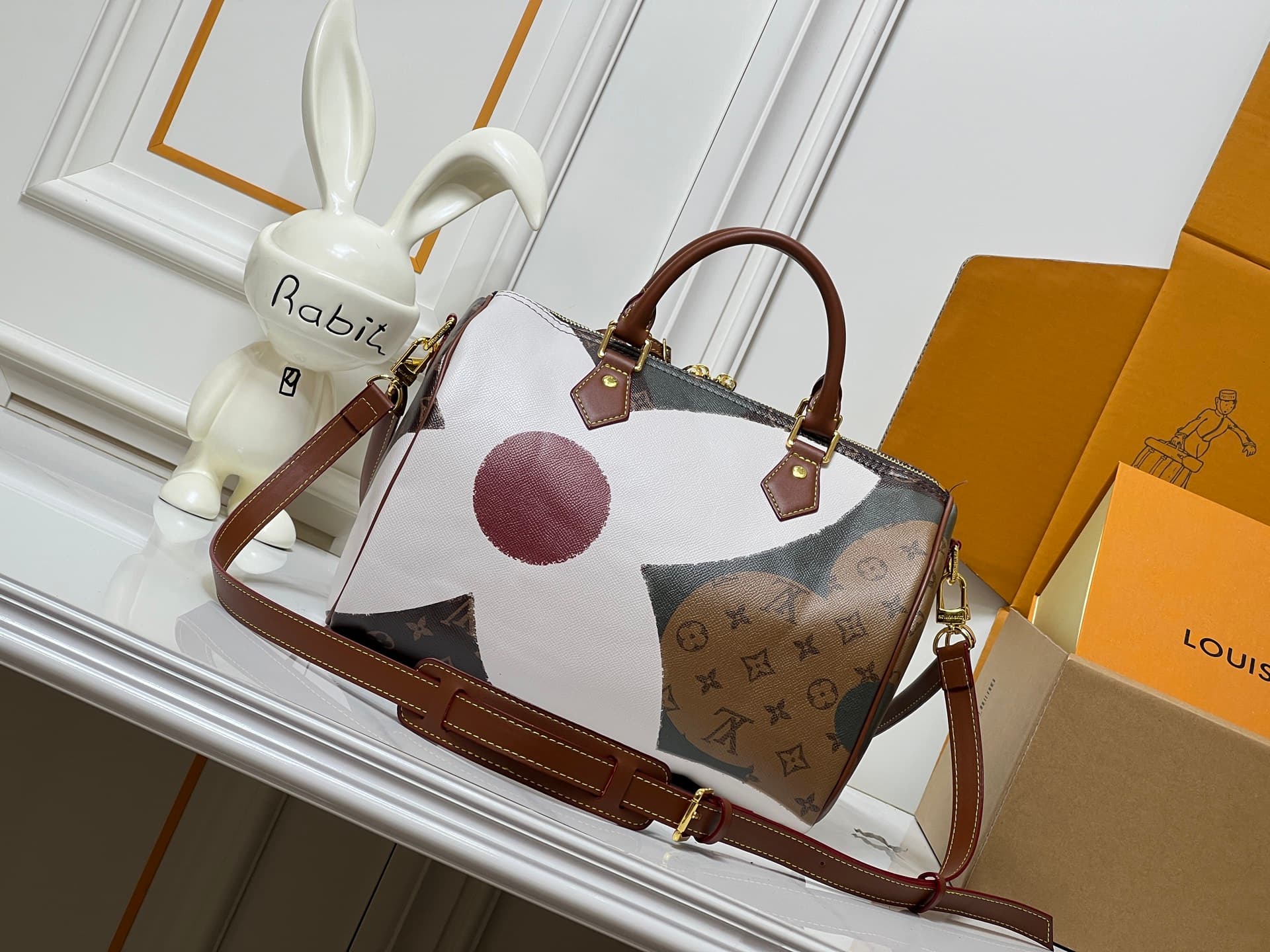 C5326 💰M40391 M29308 M13344 This Speedy Soft 30 comes from LV Travels With Grace Coddlington. — image 5